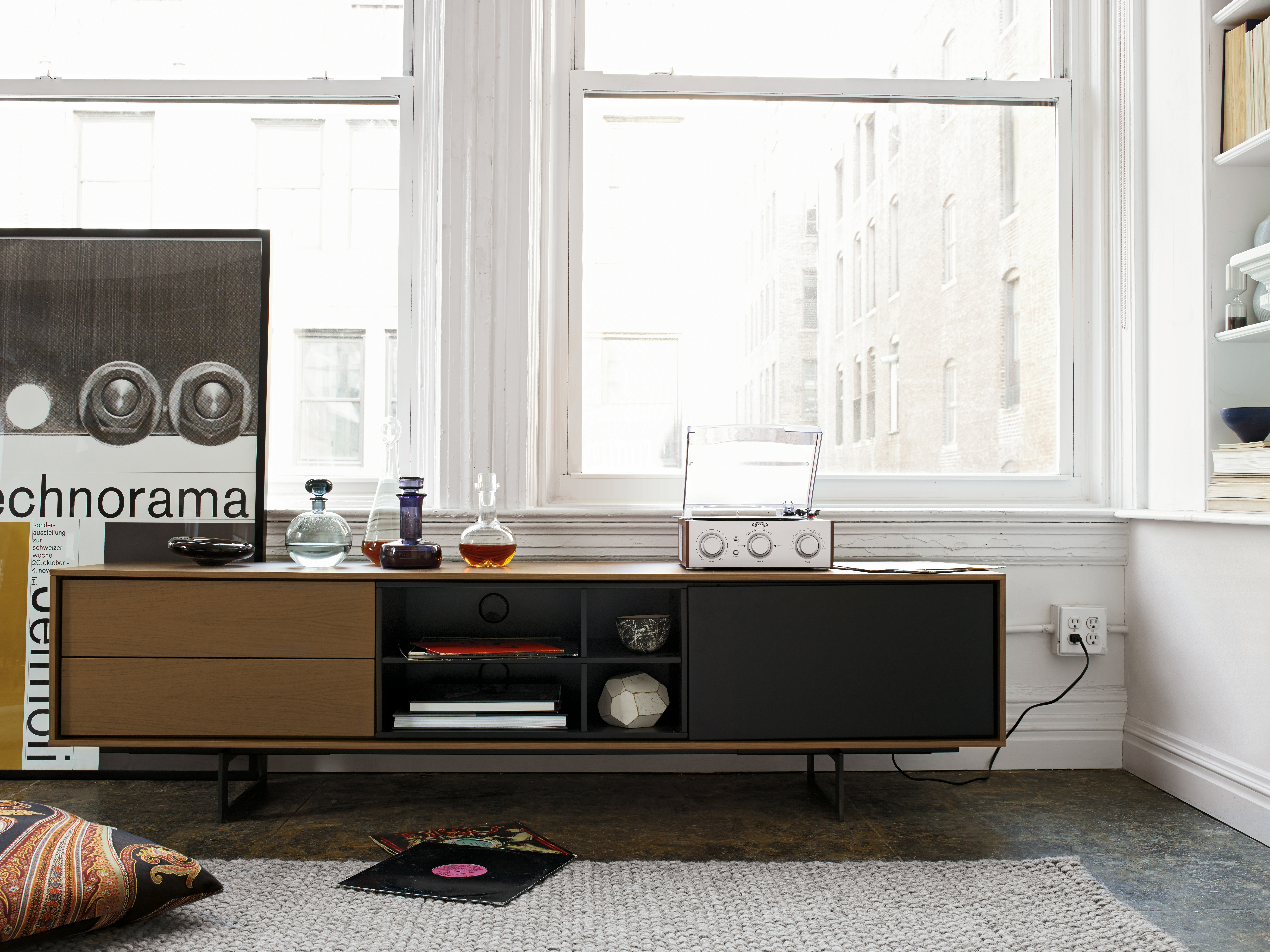 Aura Media Unit
