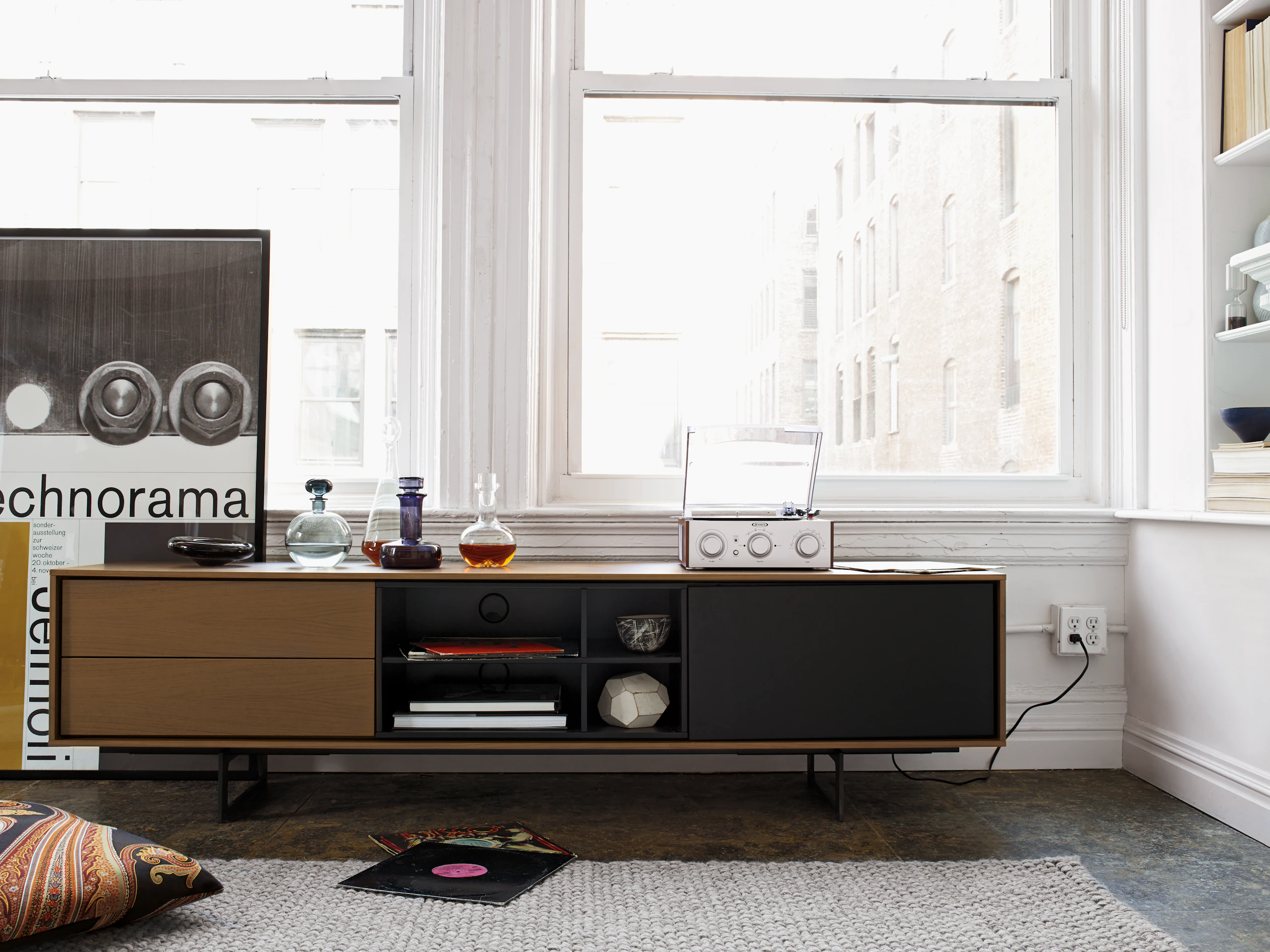 Aura Media Unit