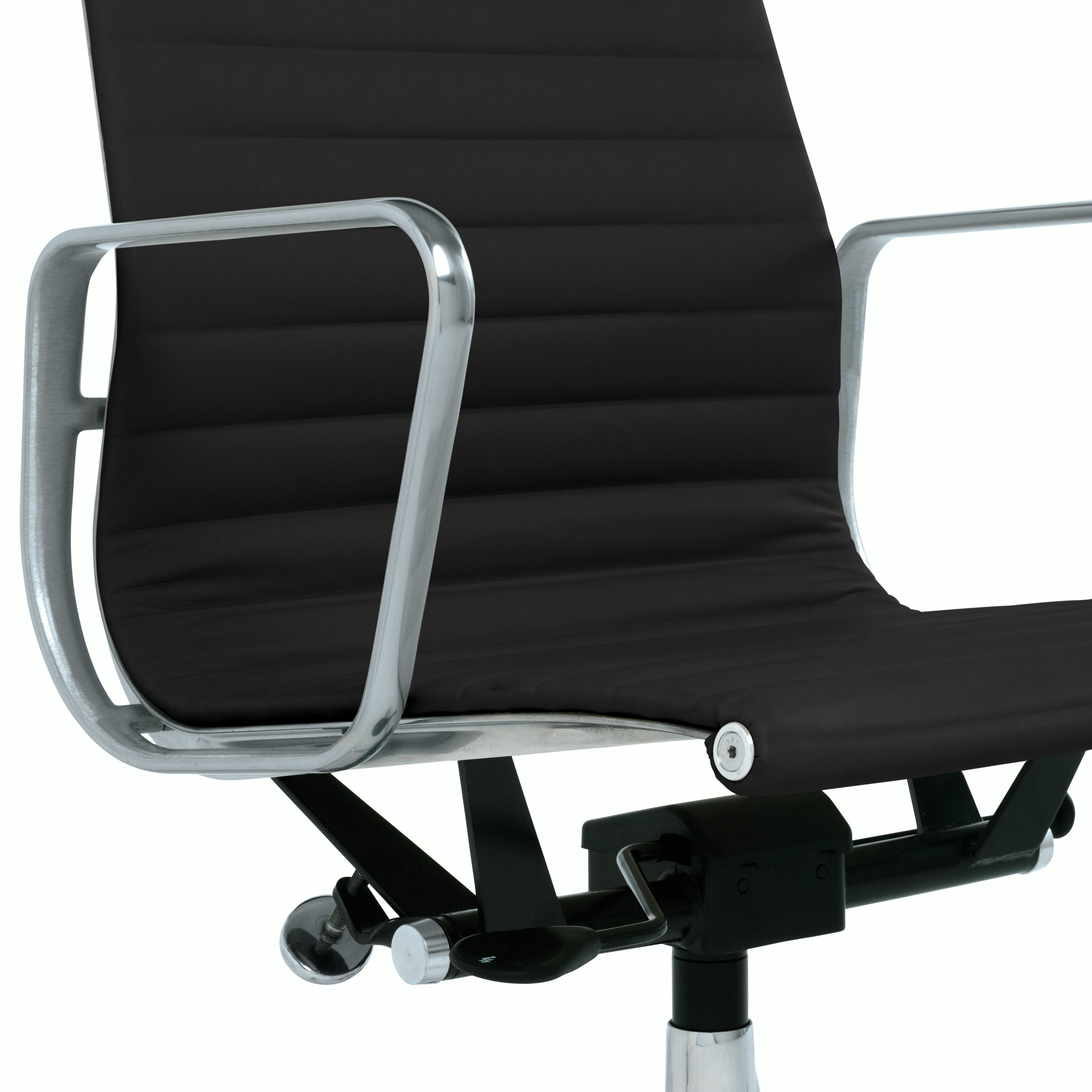 Eames Aluminum Group Management Chair with Pneumatic Lift