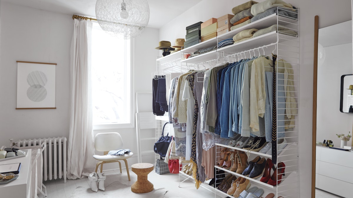 String Deluxe Closet