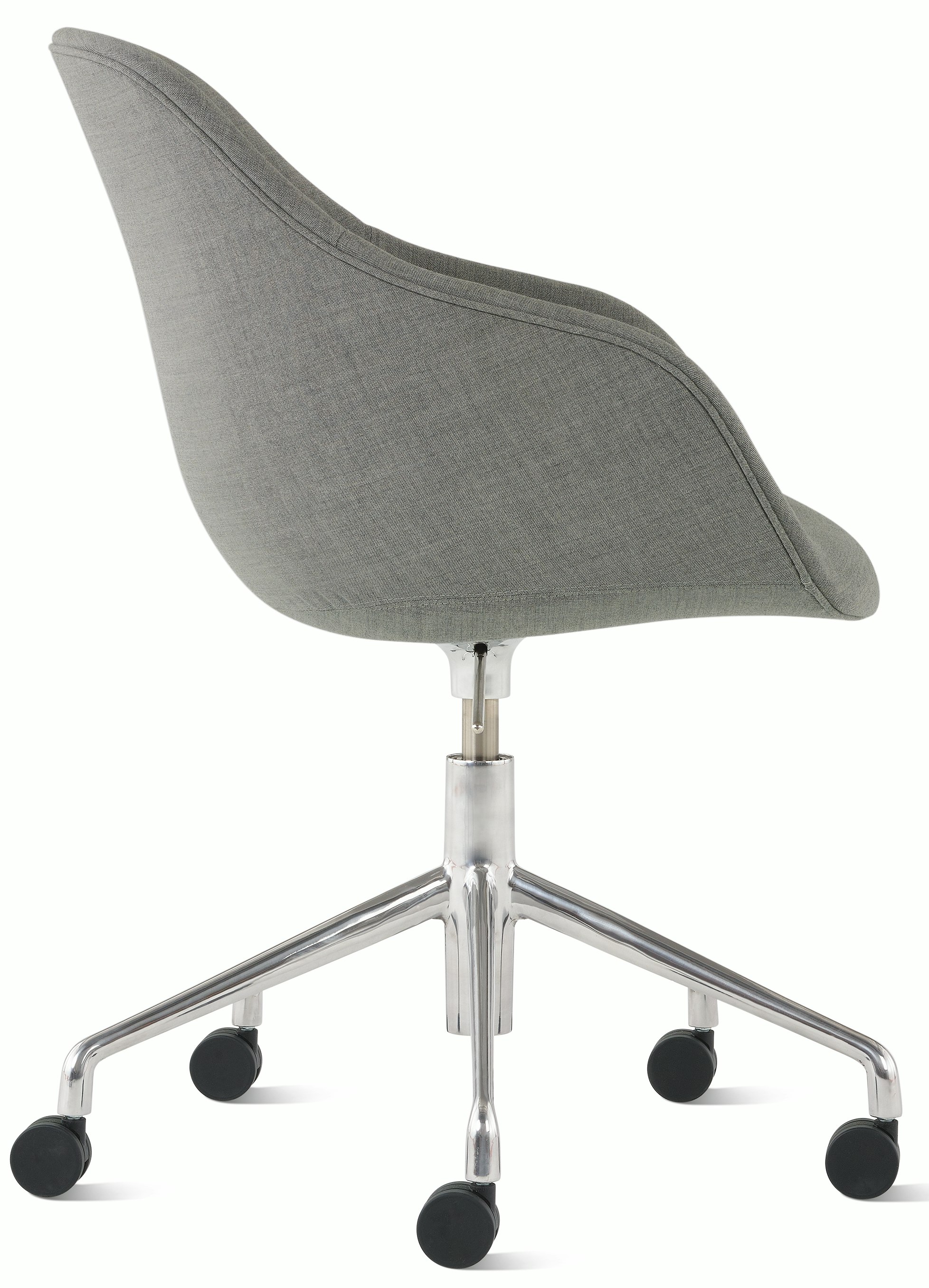 dwr saarinen executive chair