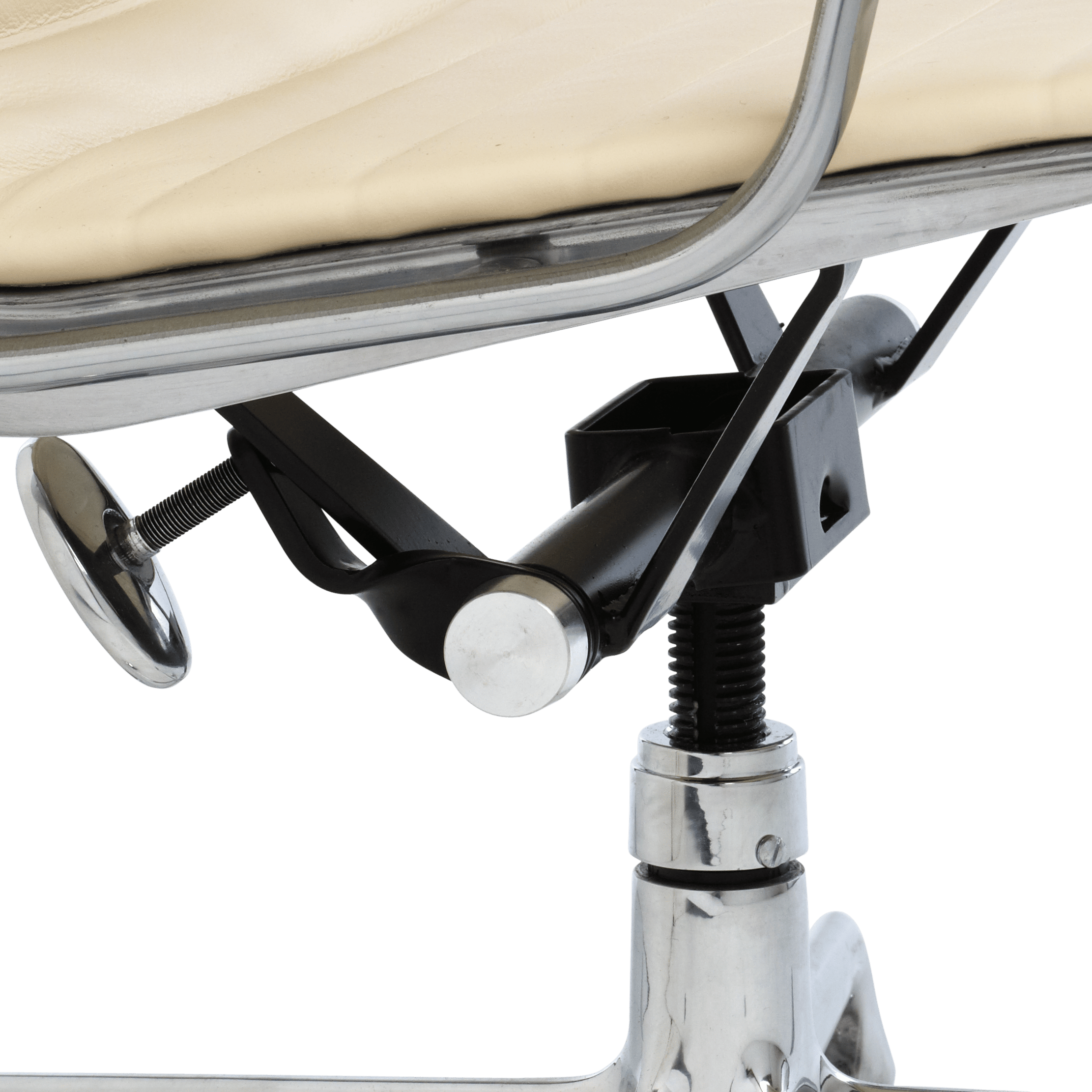 Eames Aluminum Group Executive Chair