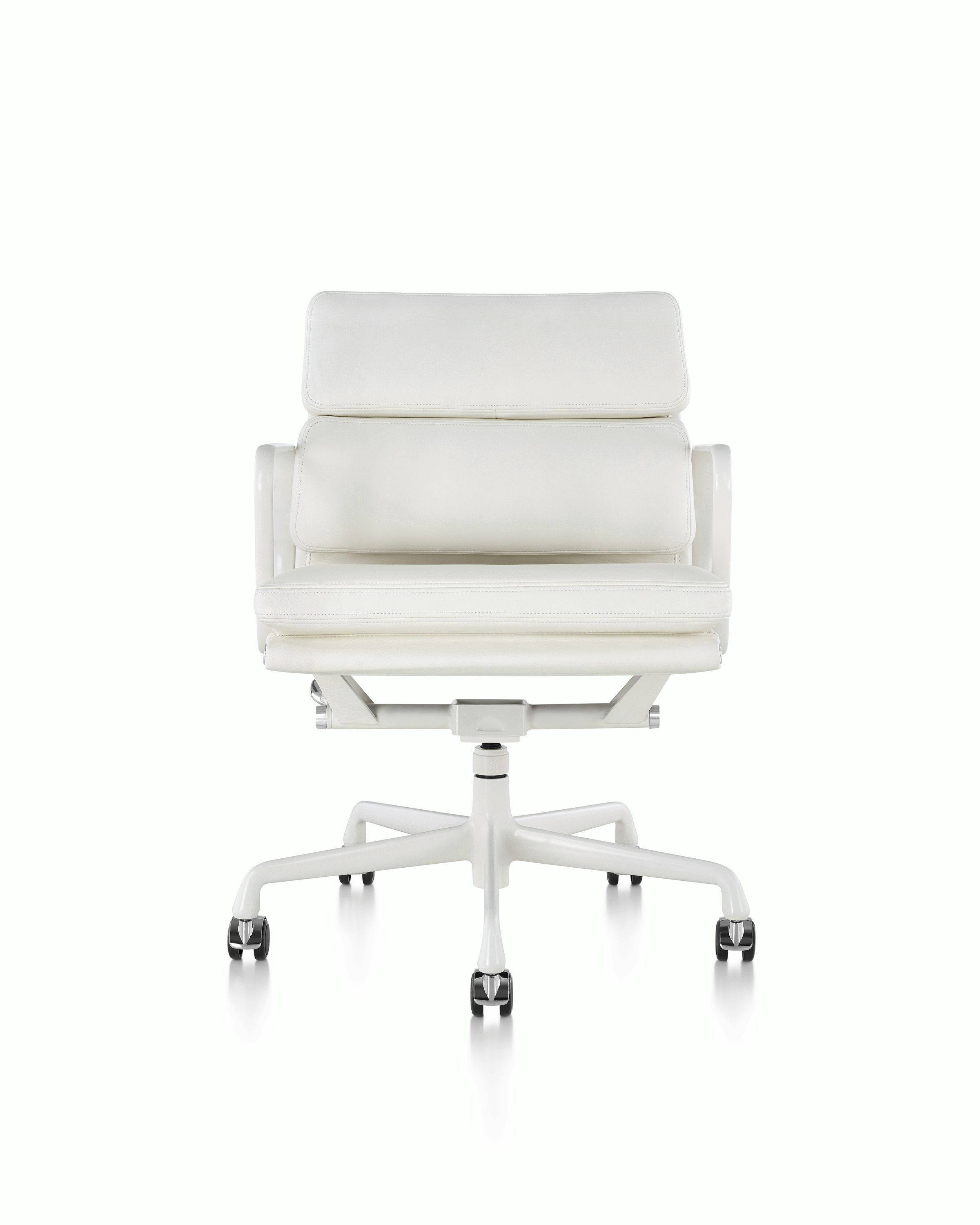 Eames Soft Pad Management Chair