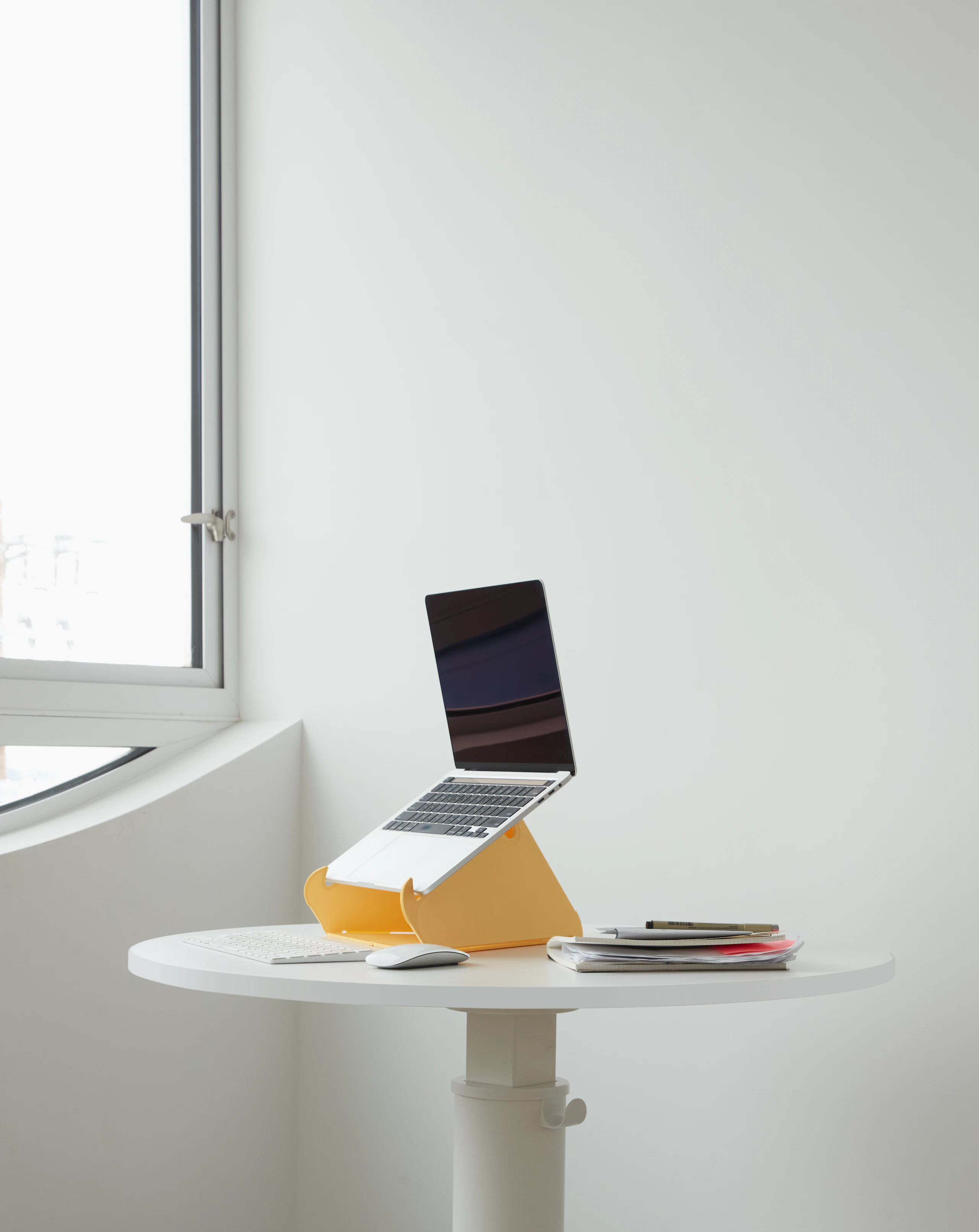 Oripura Laptop Stand on OE1 Sit-to-Stand Table