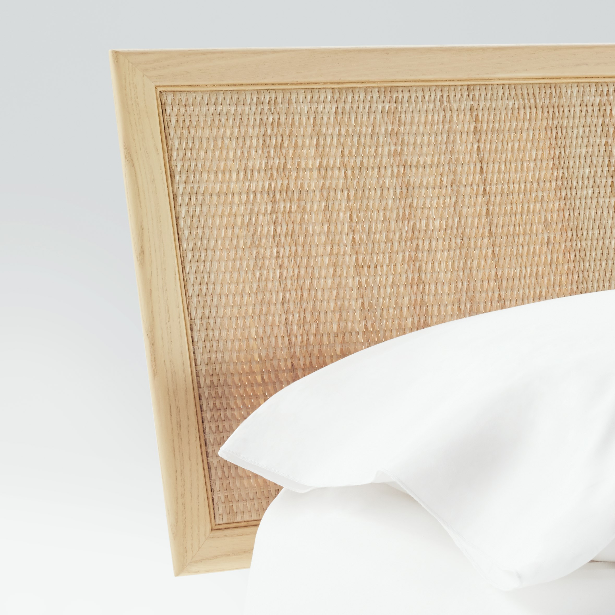 Nelson Thin Edge Bed