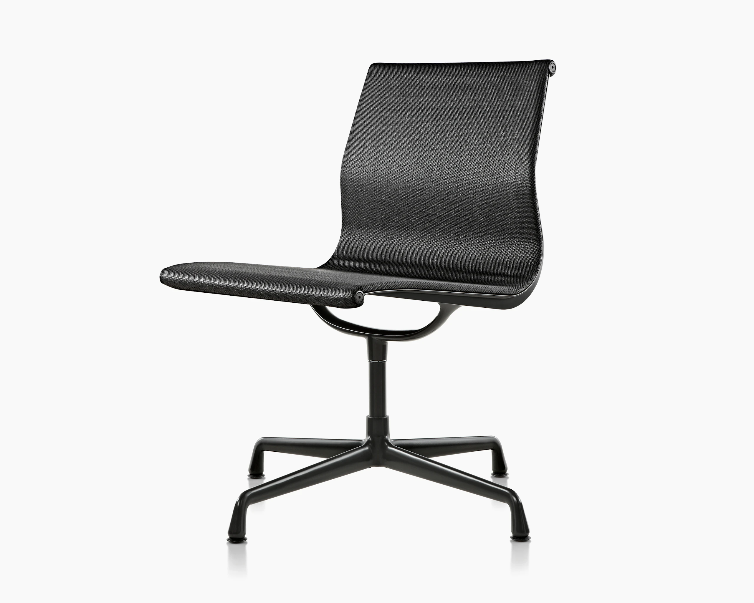Eames Aluminum Group Chair Outdoor