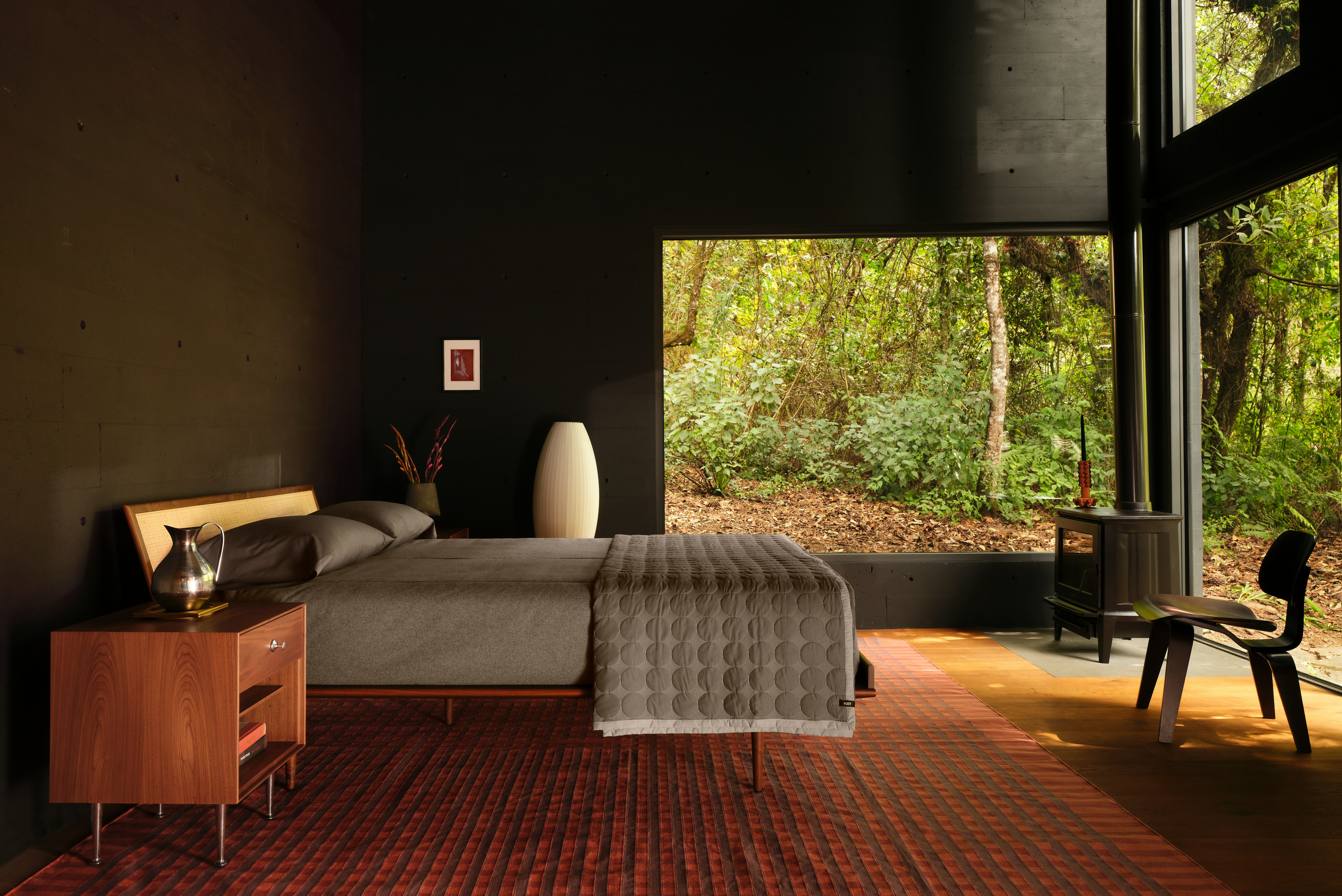 Nelson Thin Edge Bed