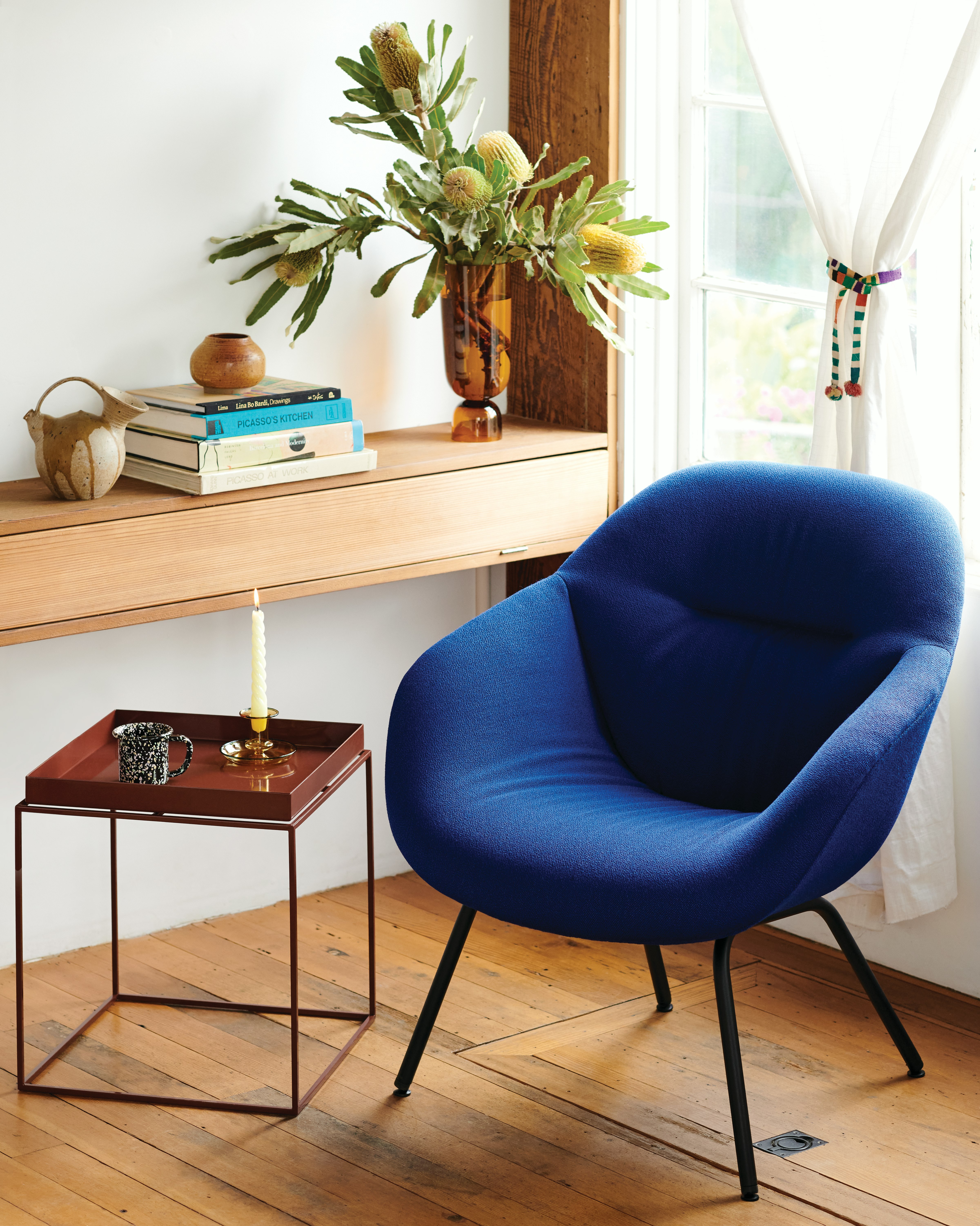 About A Lounge 87 Armchair, Low Back