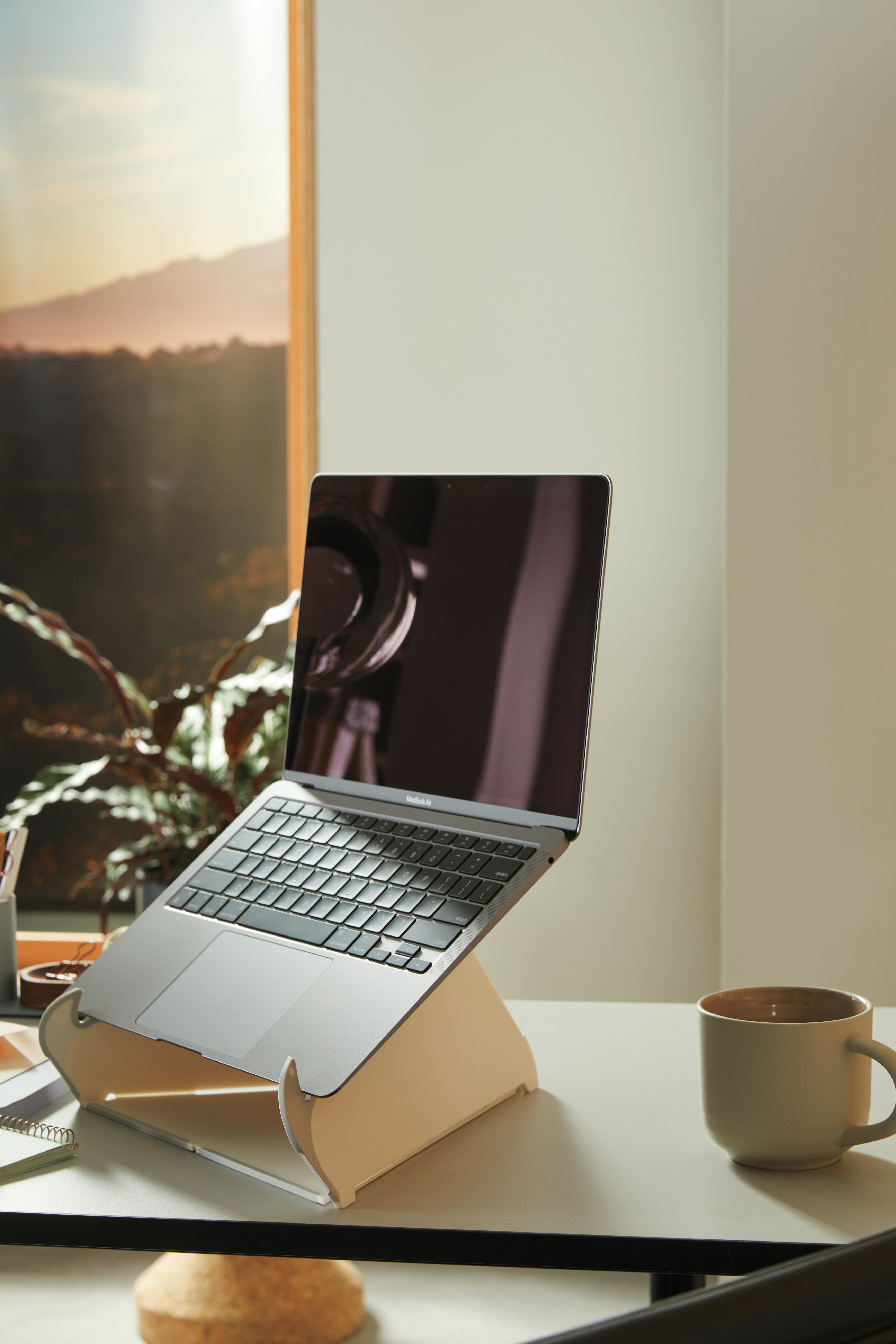 Oripura Laptop Stand