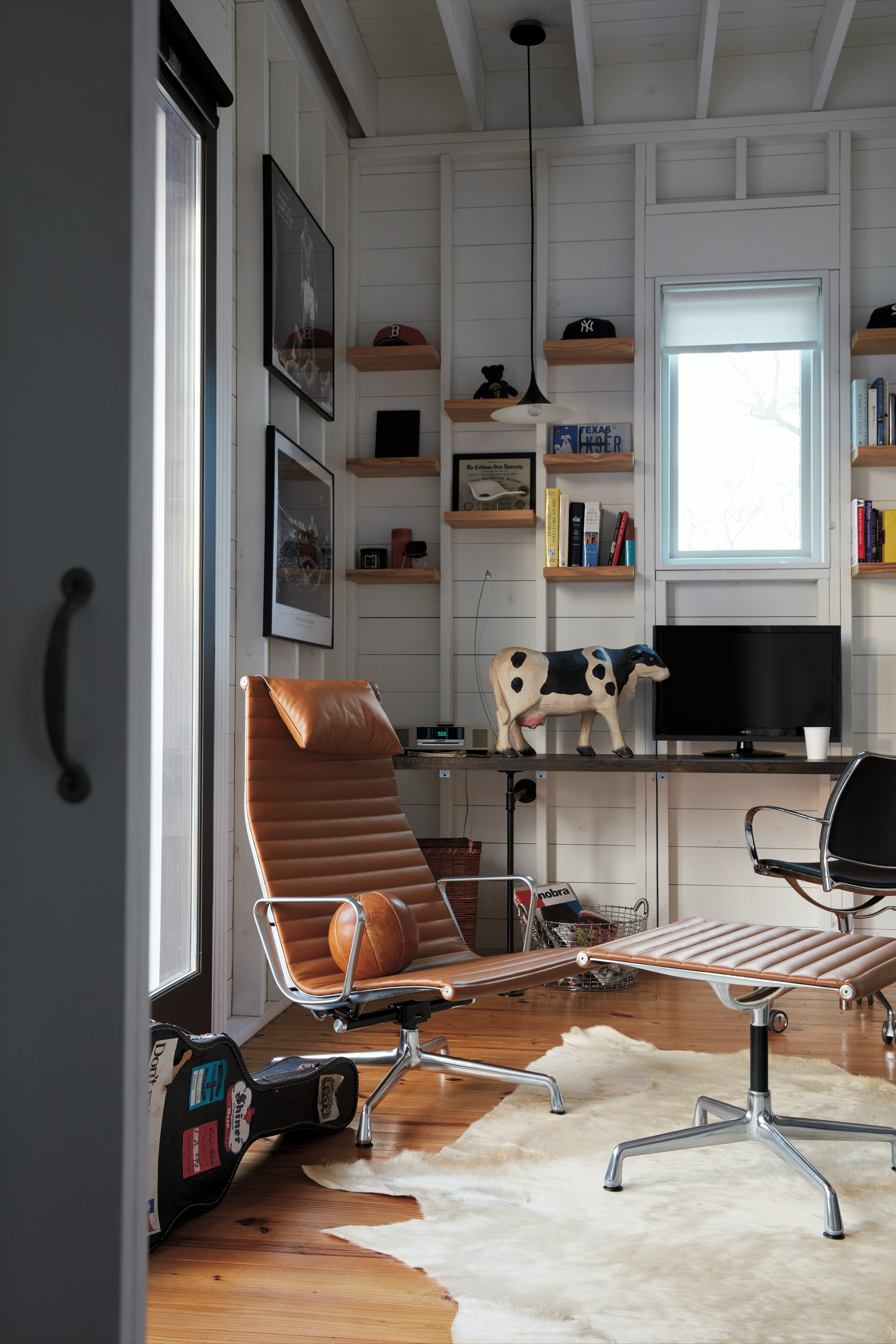 Eames Aluminum Group Lounge Chair with Eames Aluminum Group Ottoman