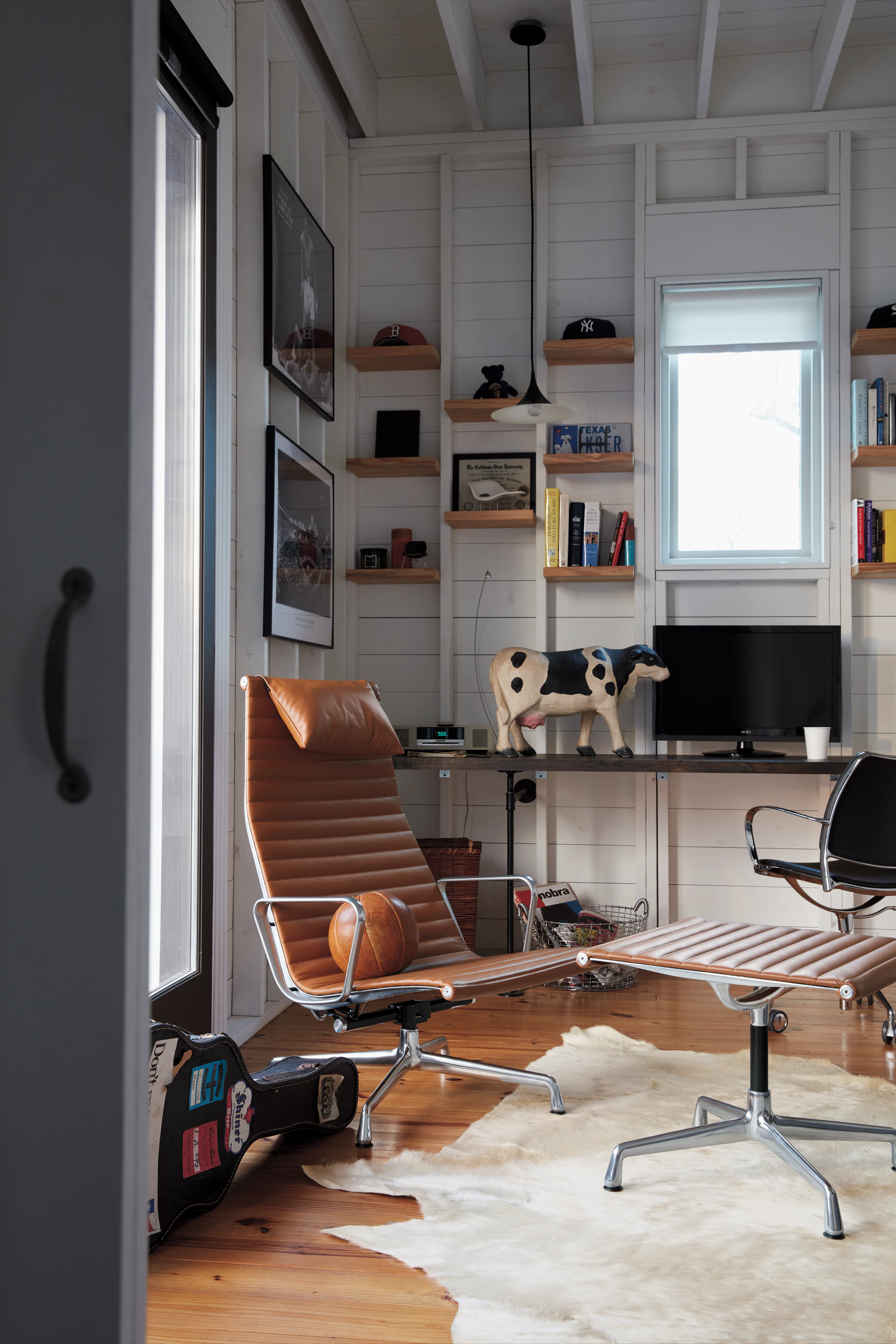 Eames Aluminum Group Lounge Chair with Eames Aluminum Group Ottoman