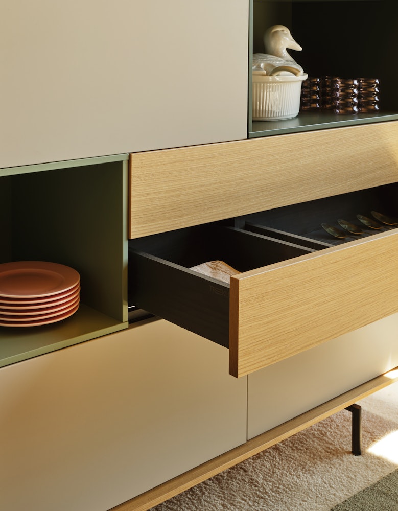 Aura Cabinet