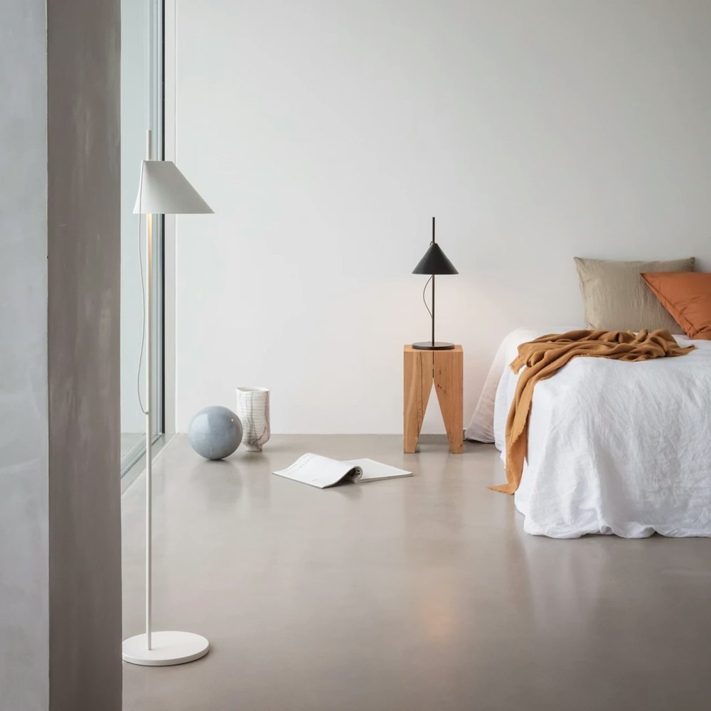 Yuh Floor Lamp