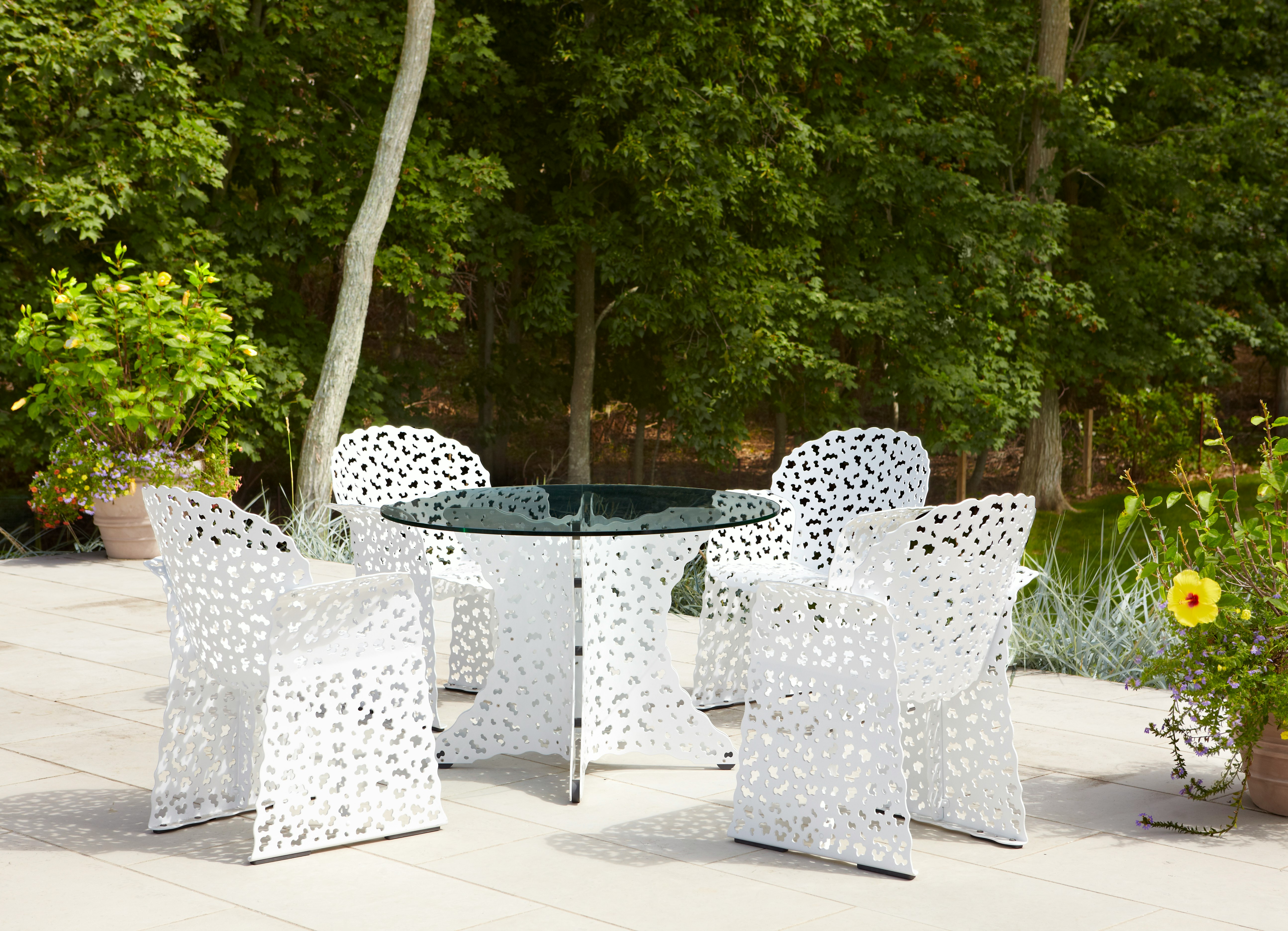 Knoll Topiary Dining Collection by Richard Schultz