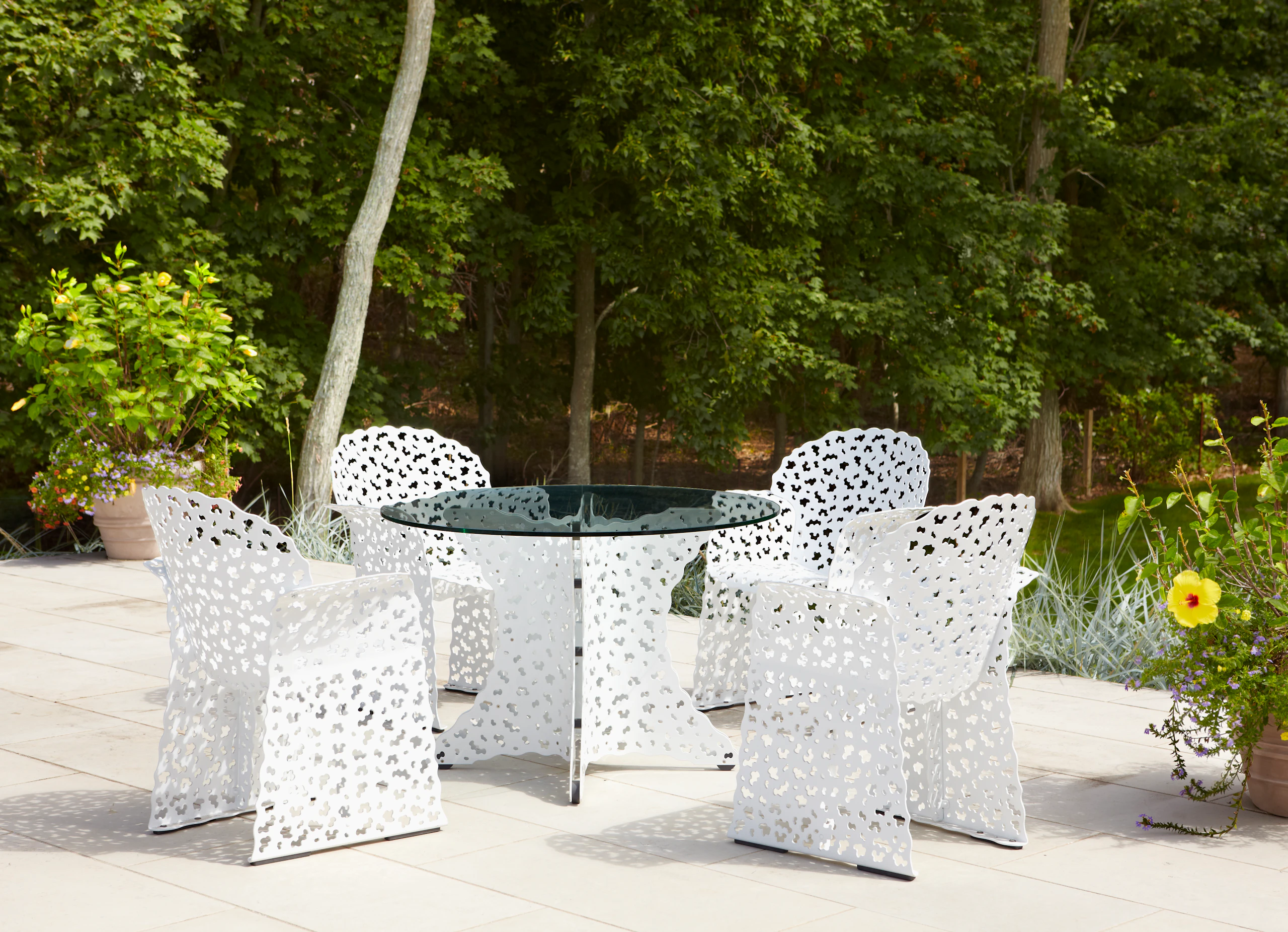 Knoll Topiary Dining Collection by Richard Schultz
