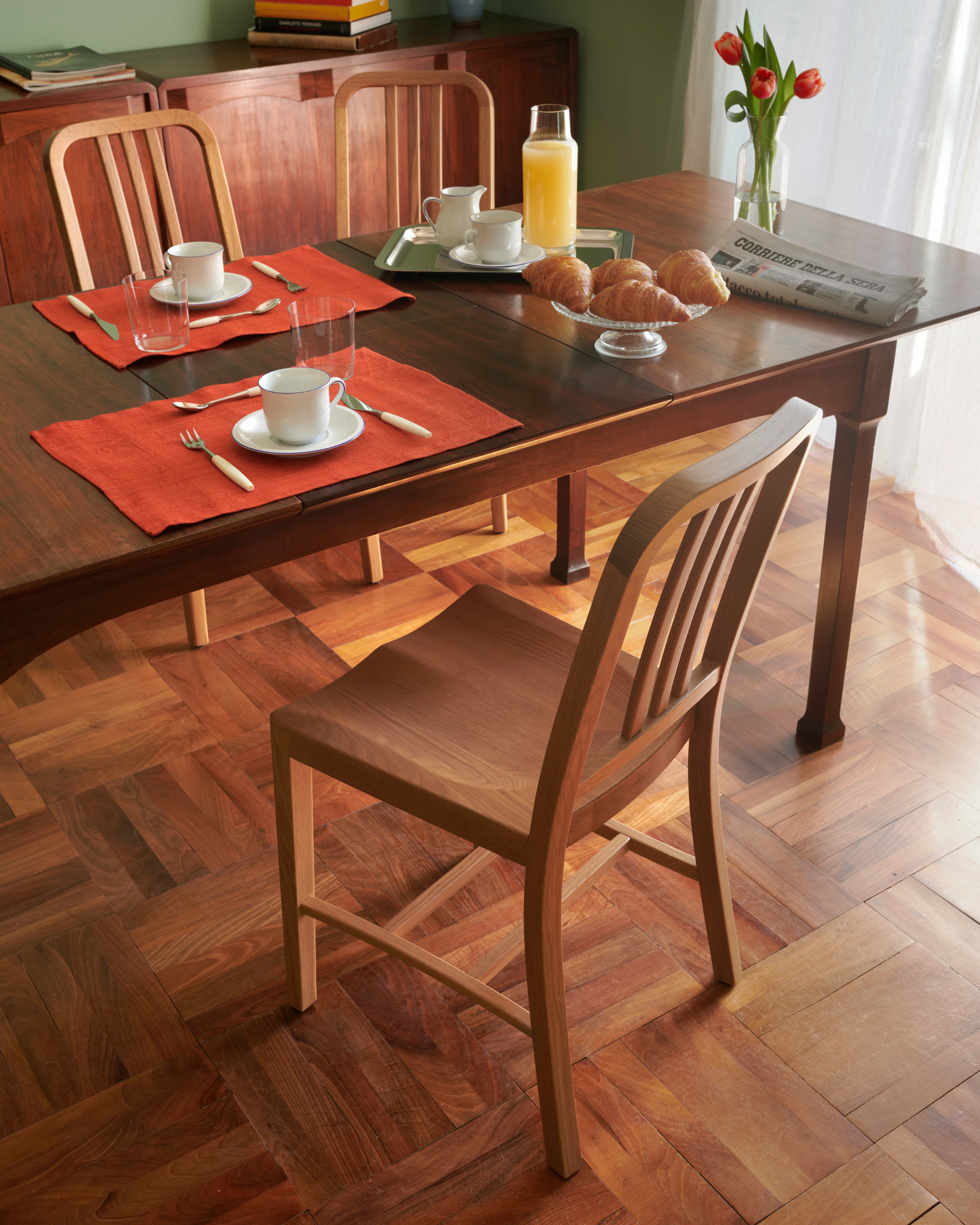 1006 Navy Wood Chair