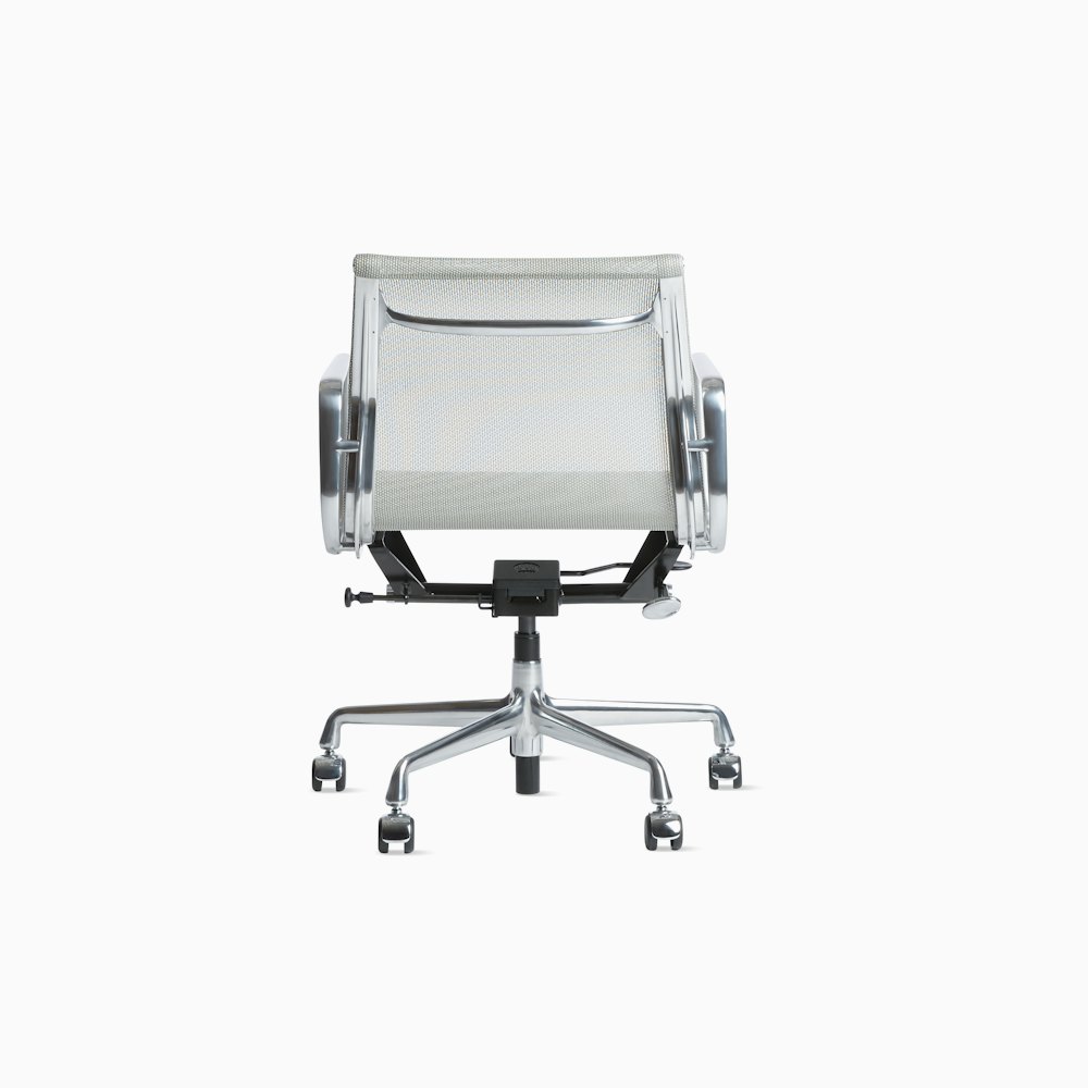 Eames aluminum group management chair with pneumatic lift Clearance