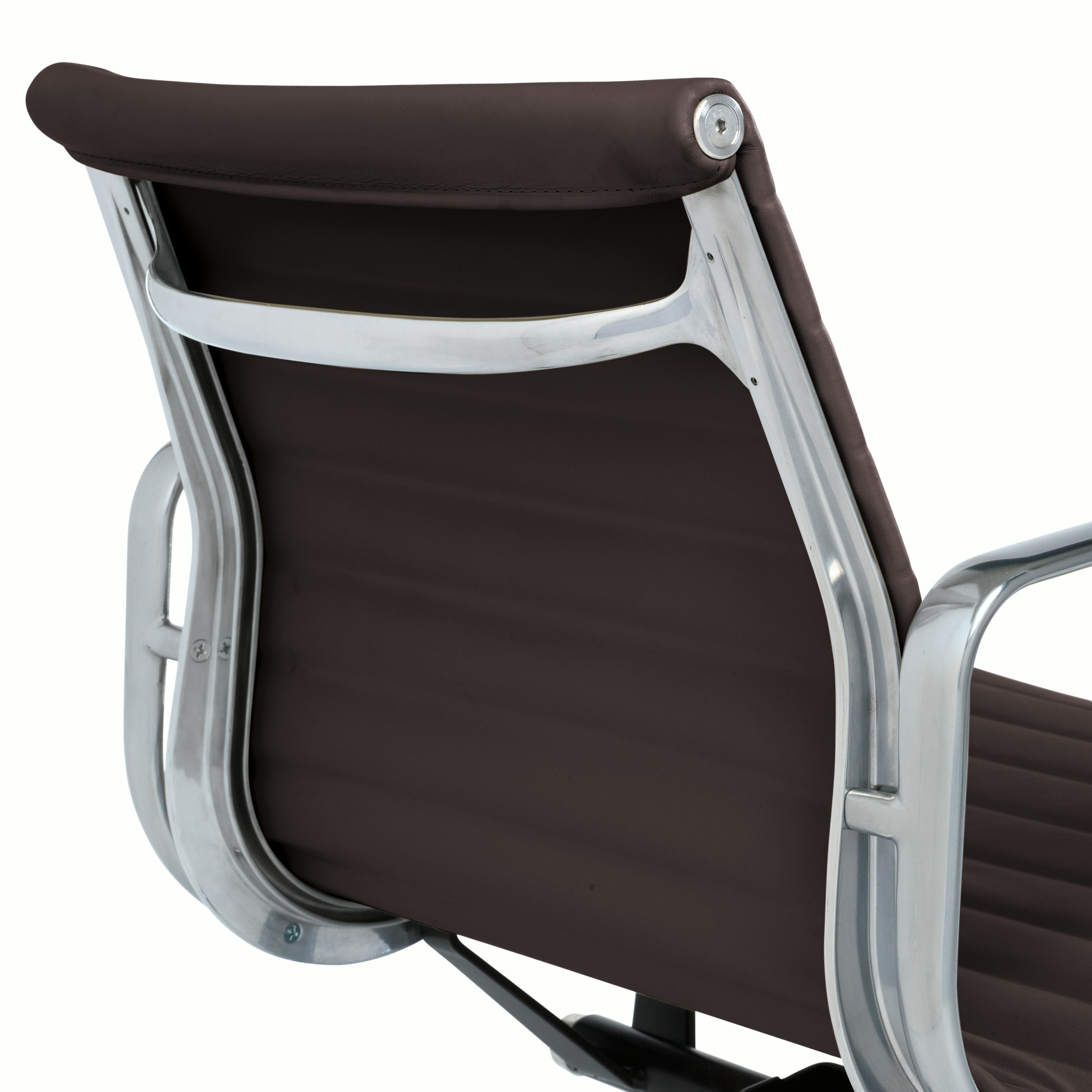 Eames Aluminum Group Management Chair with Pneumatic Lift