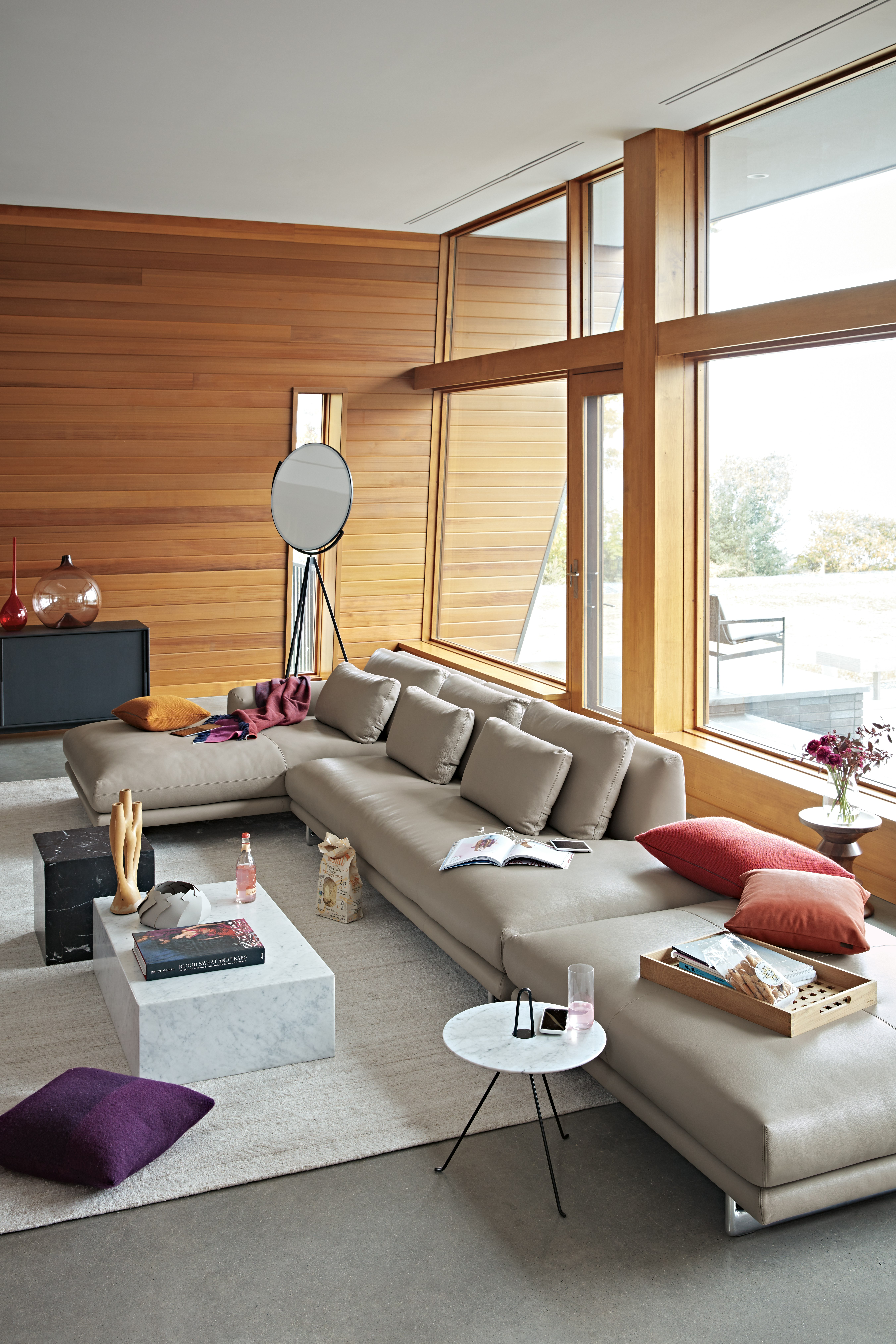 Lecco Open Sectional