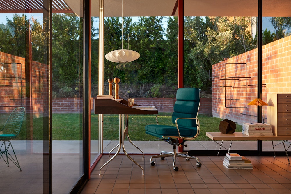 Eames Soft Pad Chair
