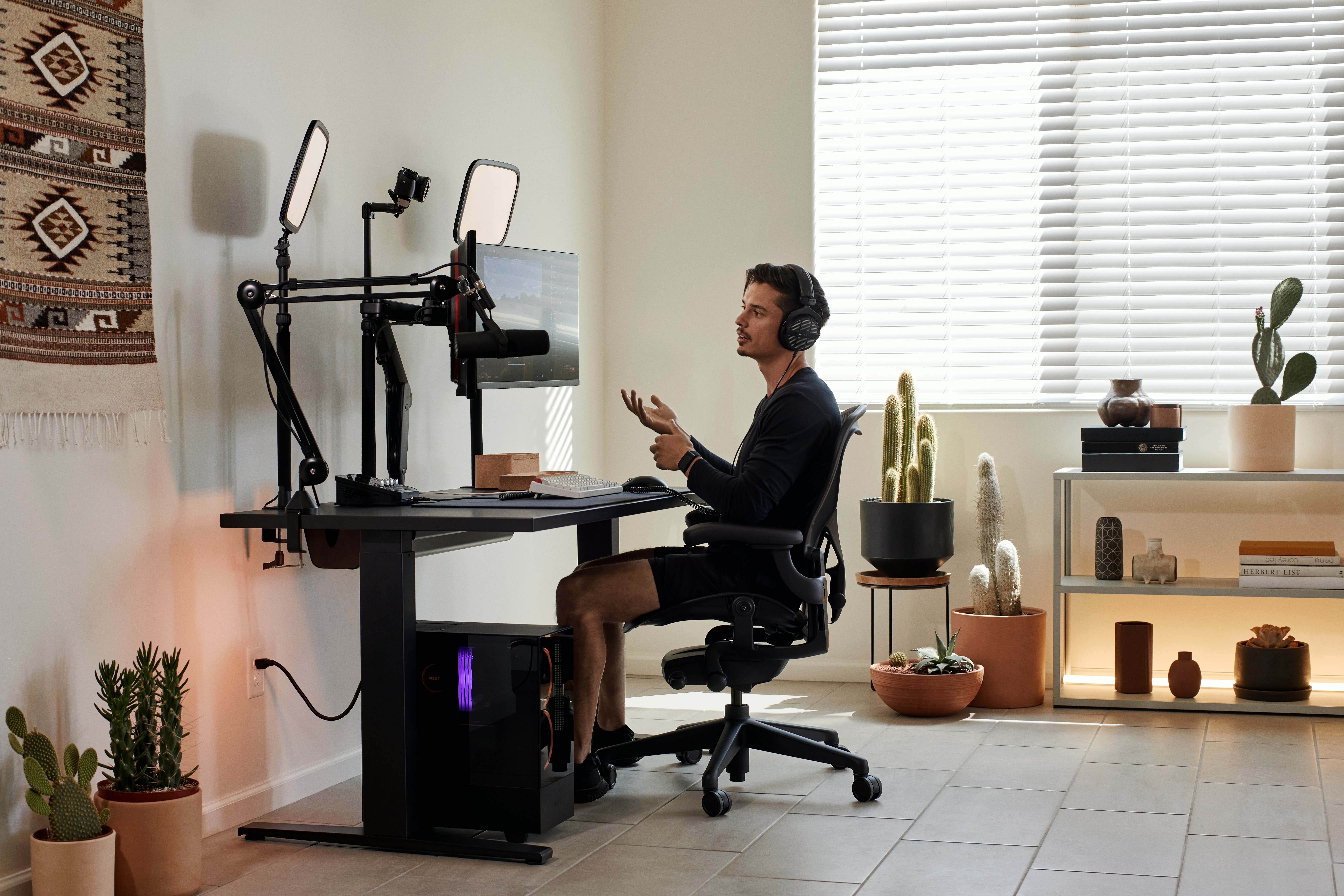 Aeron Gaming Chair at Xaryu's