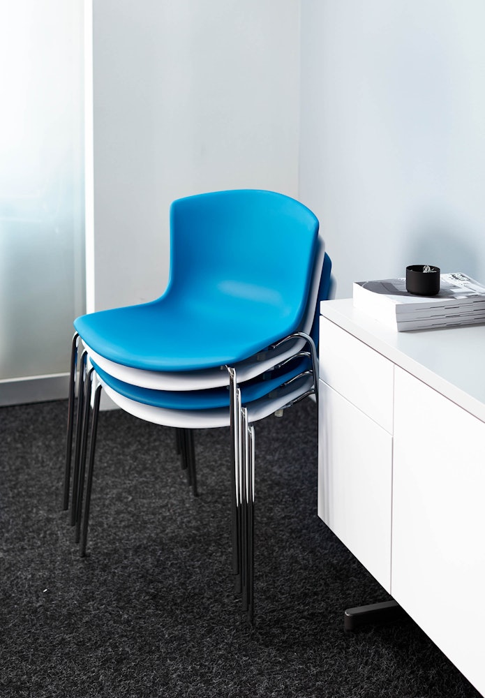 Bertoia Molded Shell Side Chair