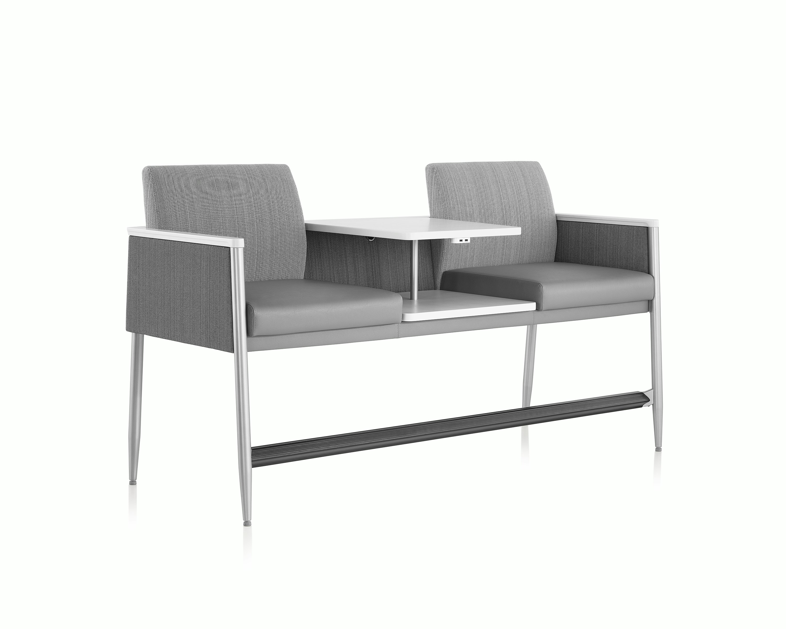 Three-quarter front view of Palisade Easy Access on white sweep.