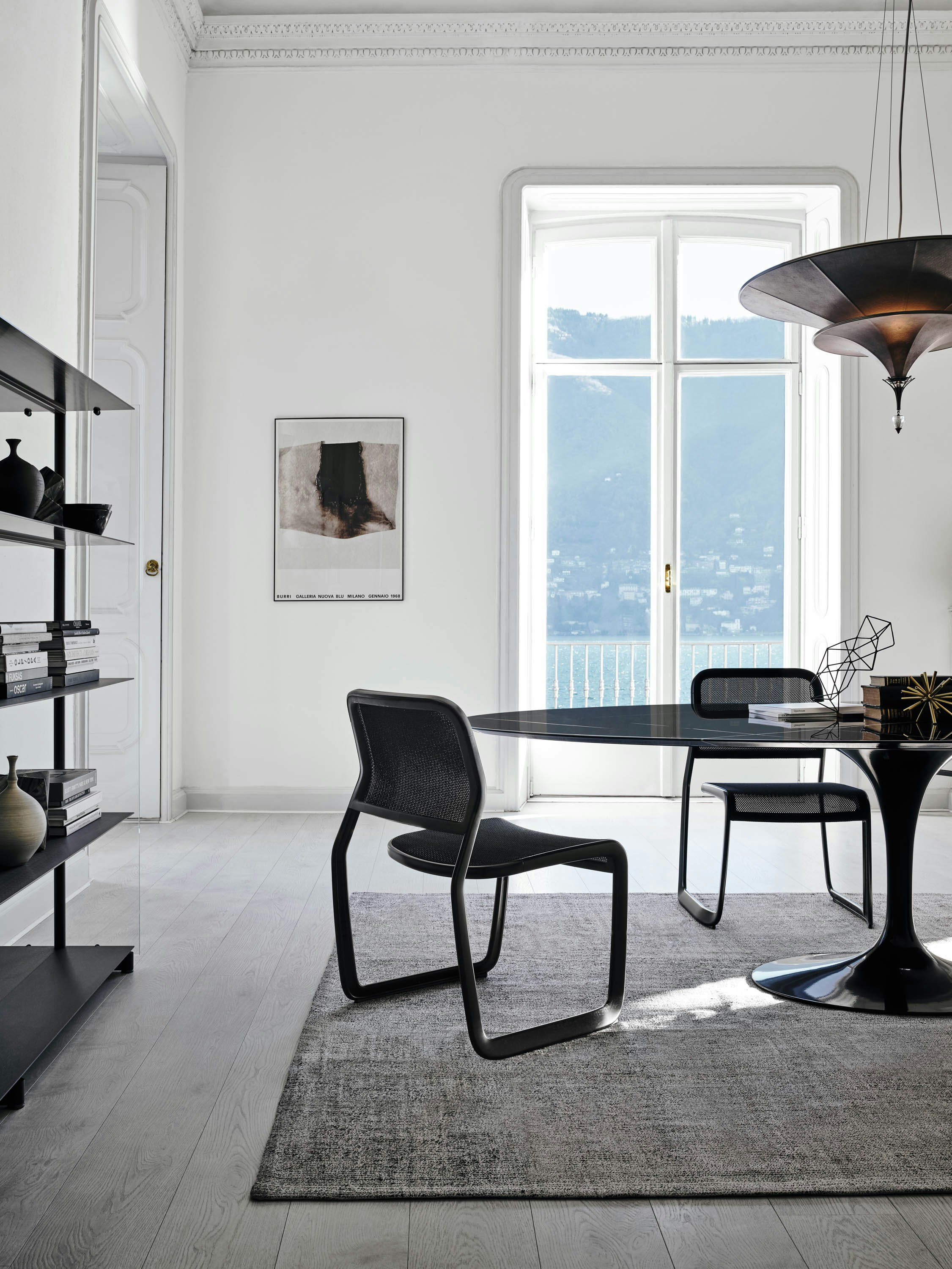 newson aluminum chair saarinen oval dining table