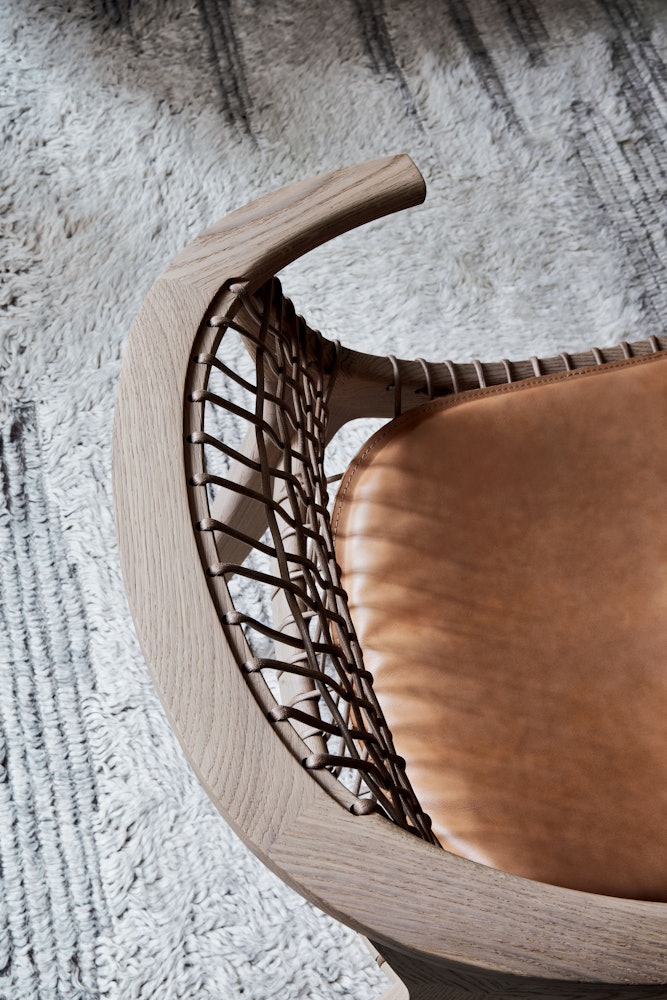 Klismos® Lounge Chair