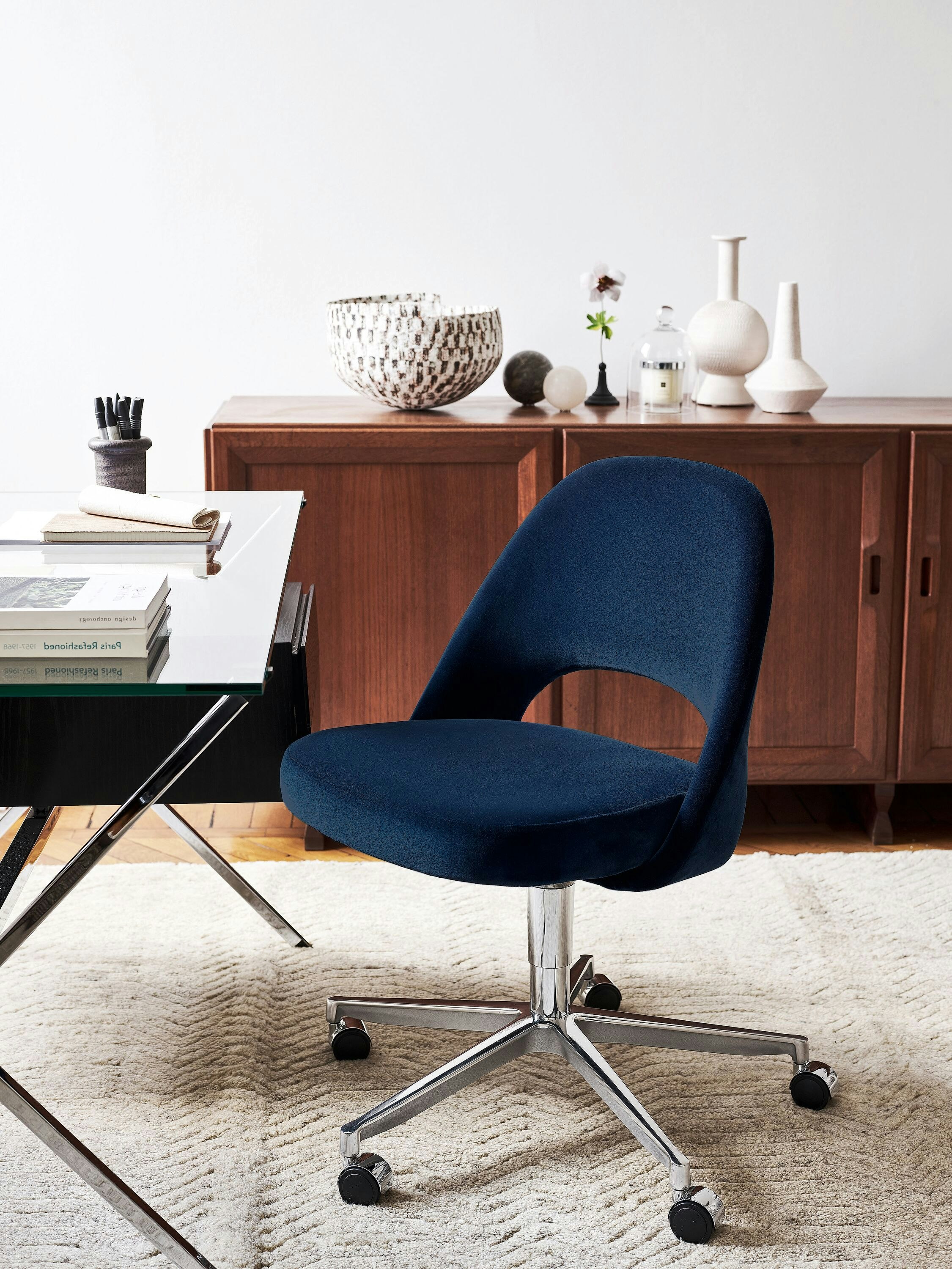 Saarinen Executive Armless Chair with Swivel Base - Original Saarinen Executive Armless Chair with Swivel Base - Original