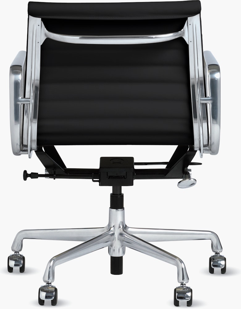 Eames Aluminum Group Management Chair with Pneumatic Lift