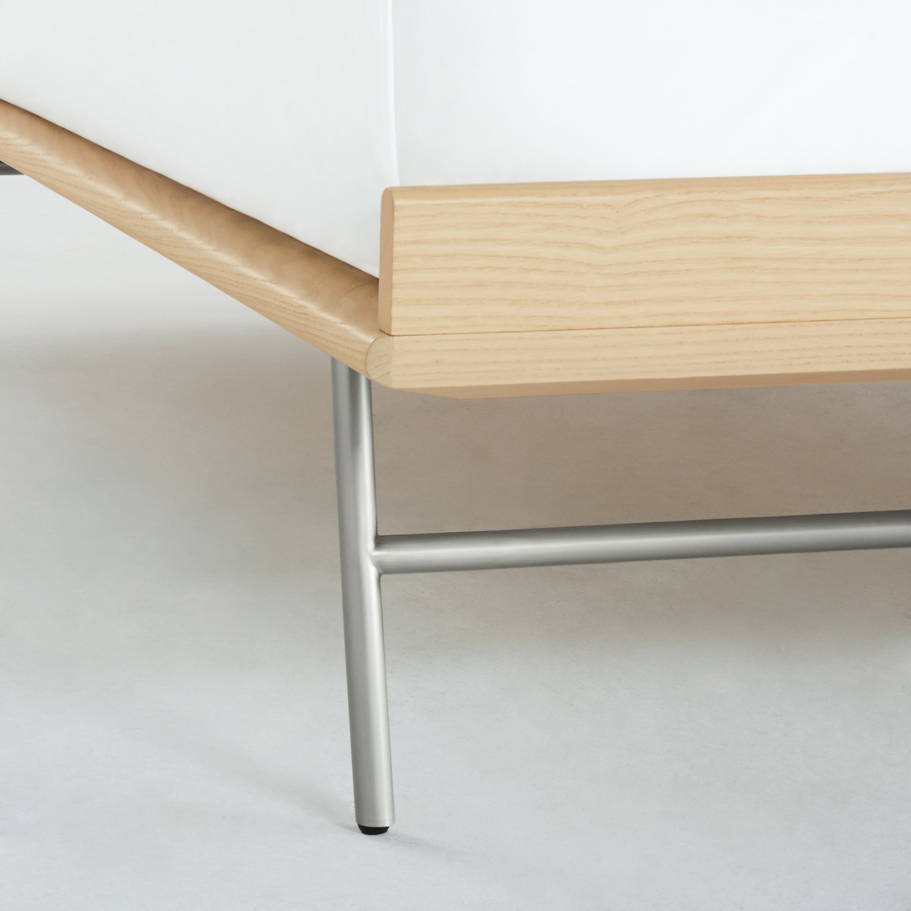 Nelson Thin Edge Bed, Queen