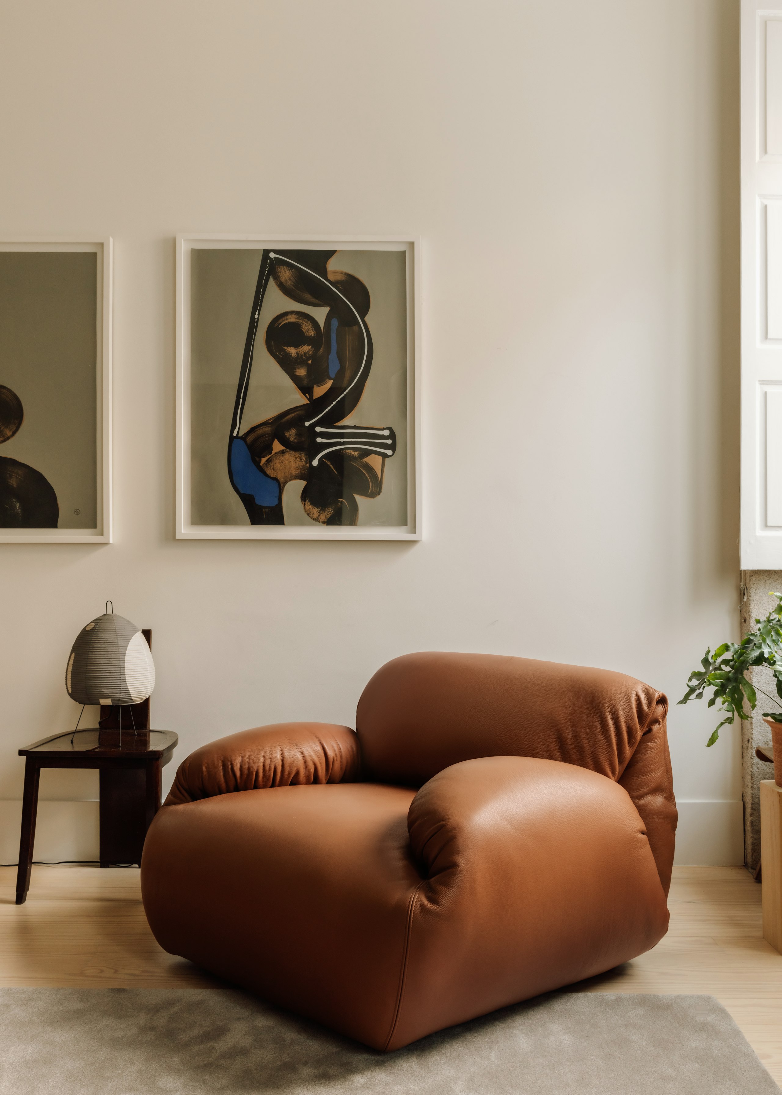 Luva Modular Sofa, Armchair in a living room