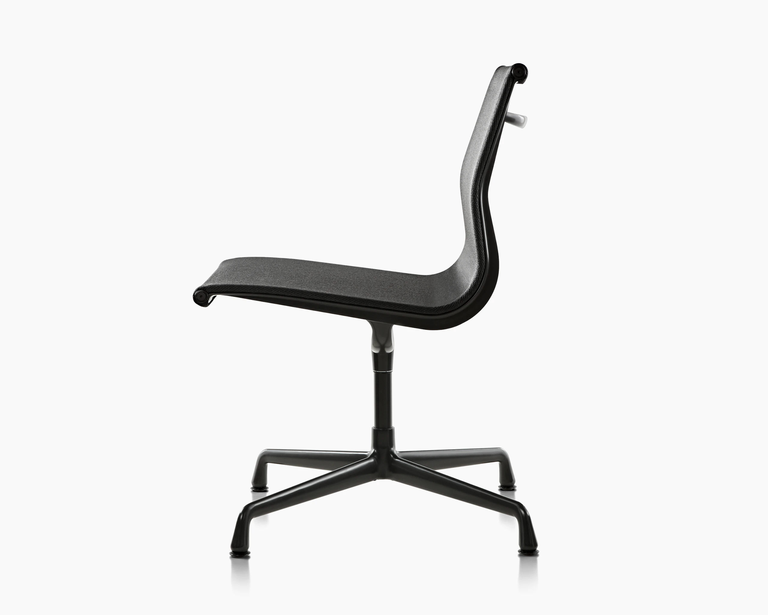 Eames Aluminum Group Chair Outdoor