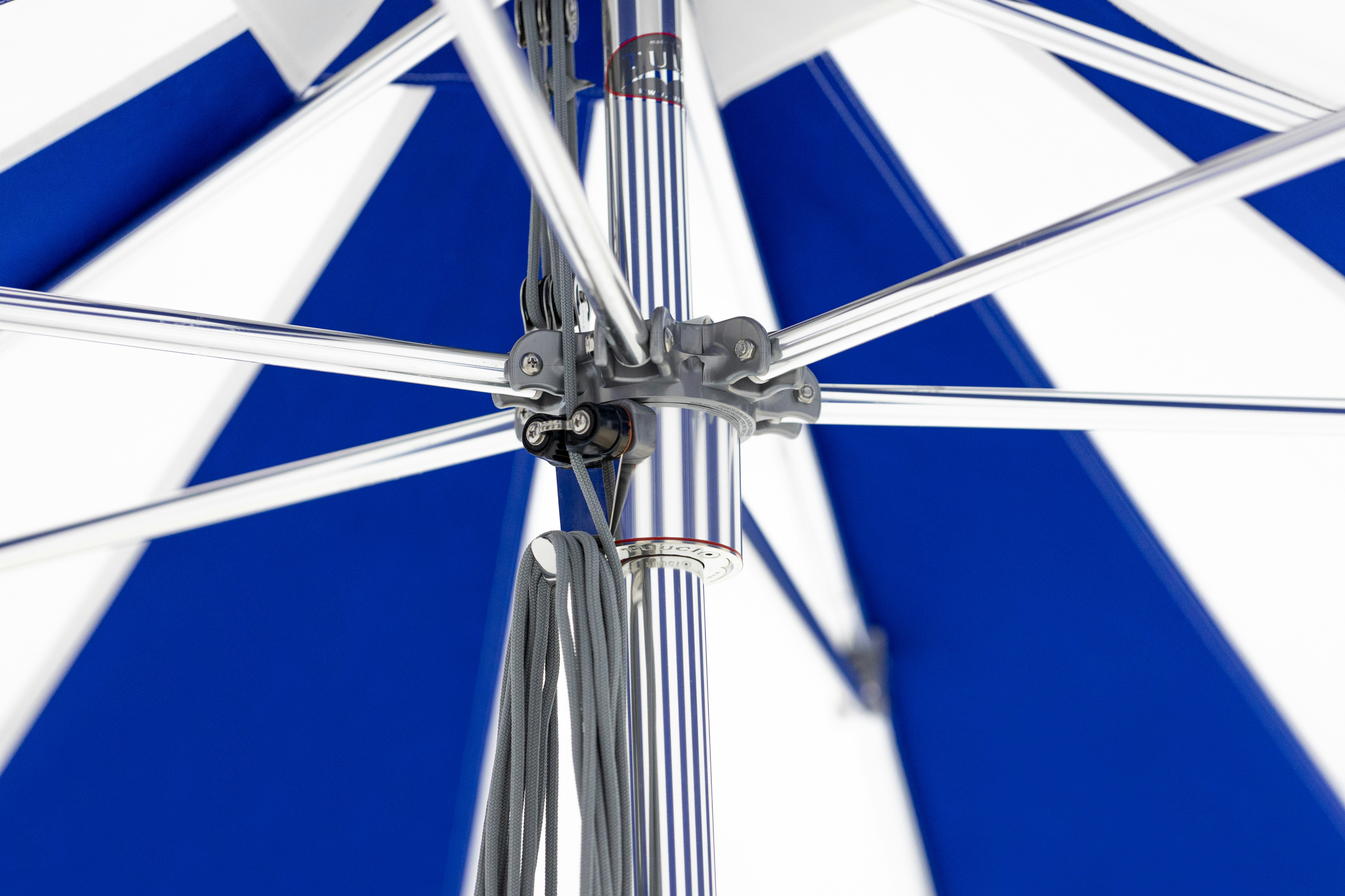 Tuuci Ocean Master Pagoda Umbrella