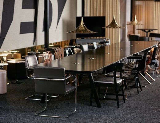 Rockwell Unscripted neocon showroom 2017 rockwell unscripted library table knoll seating unscripted pavillion immersive planning