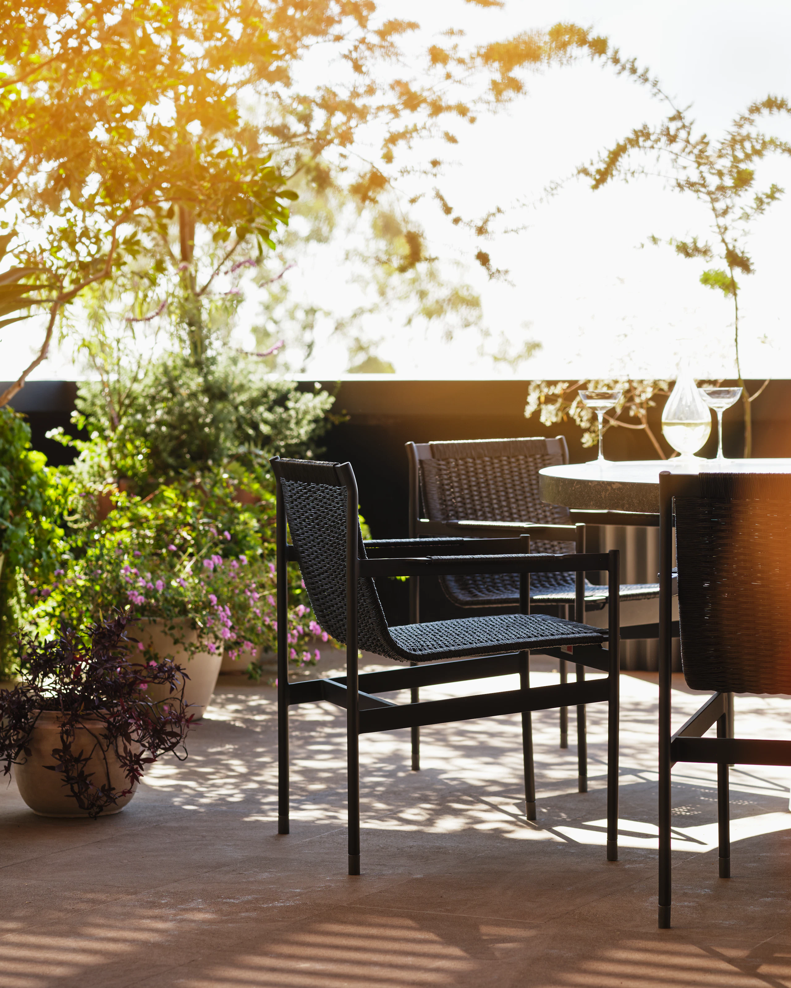 Sommer Dining in Black