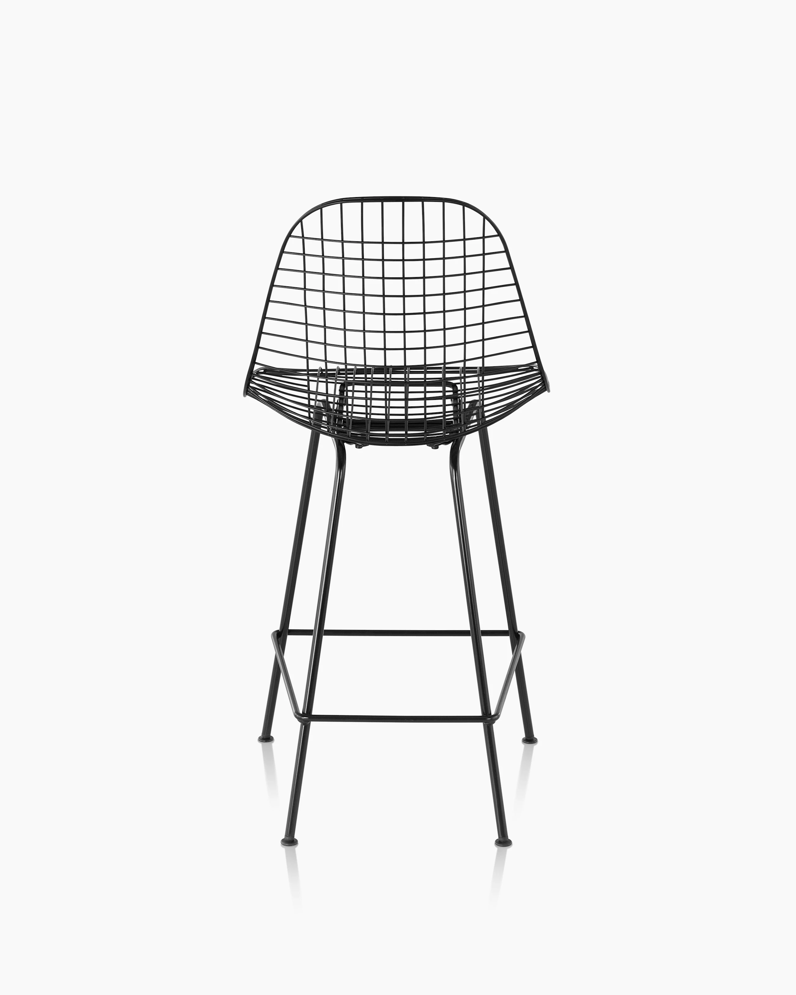 Eames Wire Stool Outdoor with black finish in counter height.