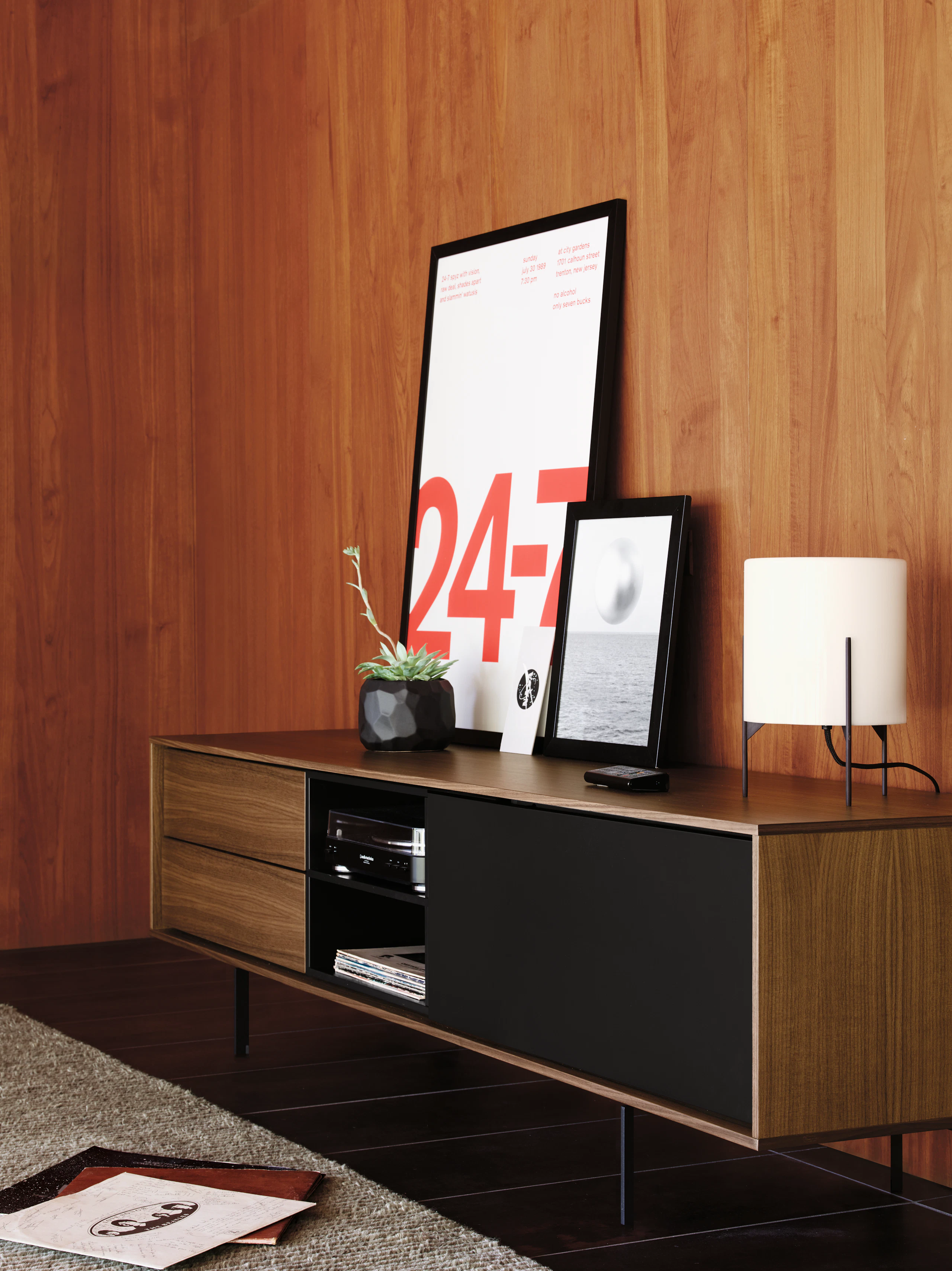 Aura Media Unit