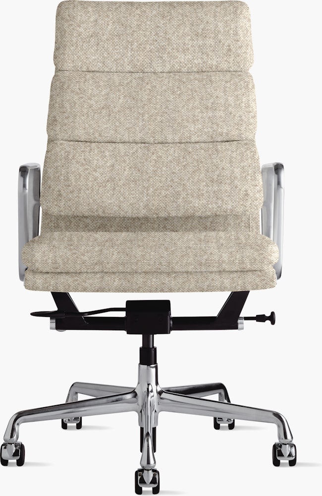 Eames soft pad executive chair with pneumatic lift Clearance