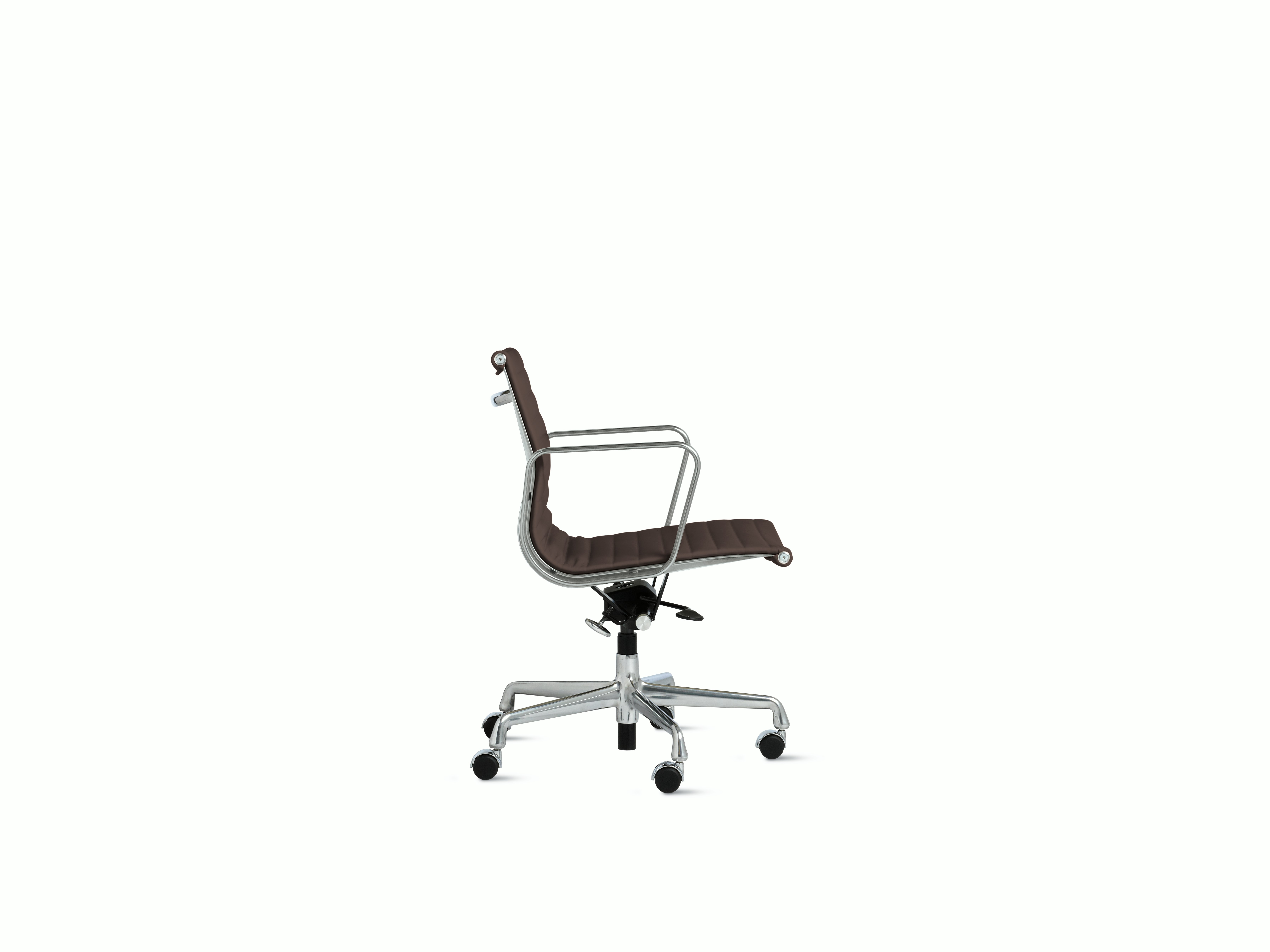 Eames Aluminum Group Management Chair with Pneumatic Lift