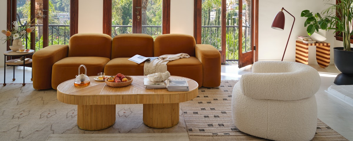Huggy Swivel Chair