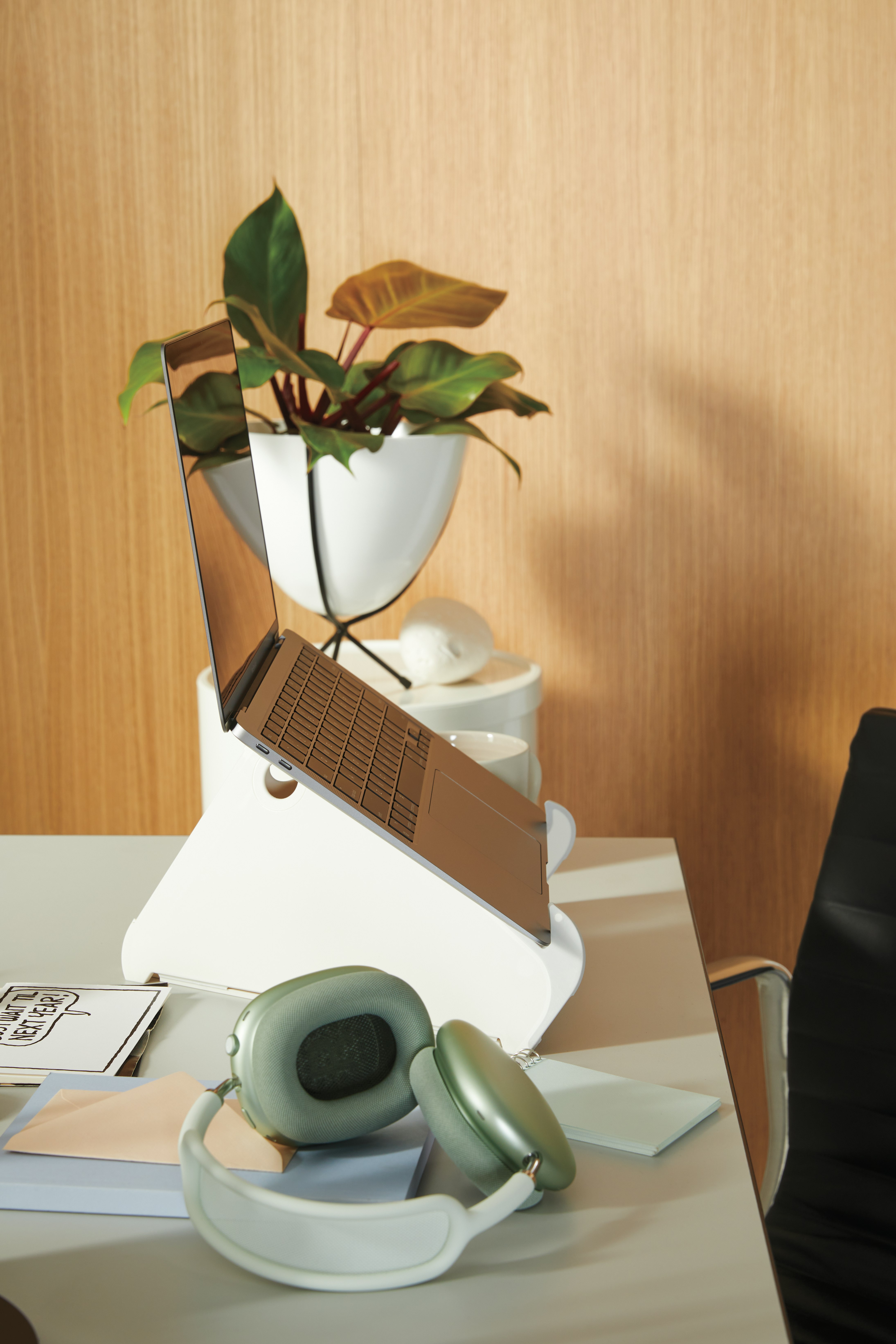 Oripura Laptop Stand