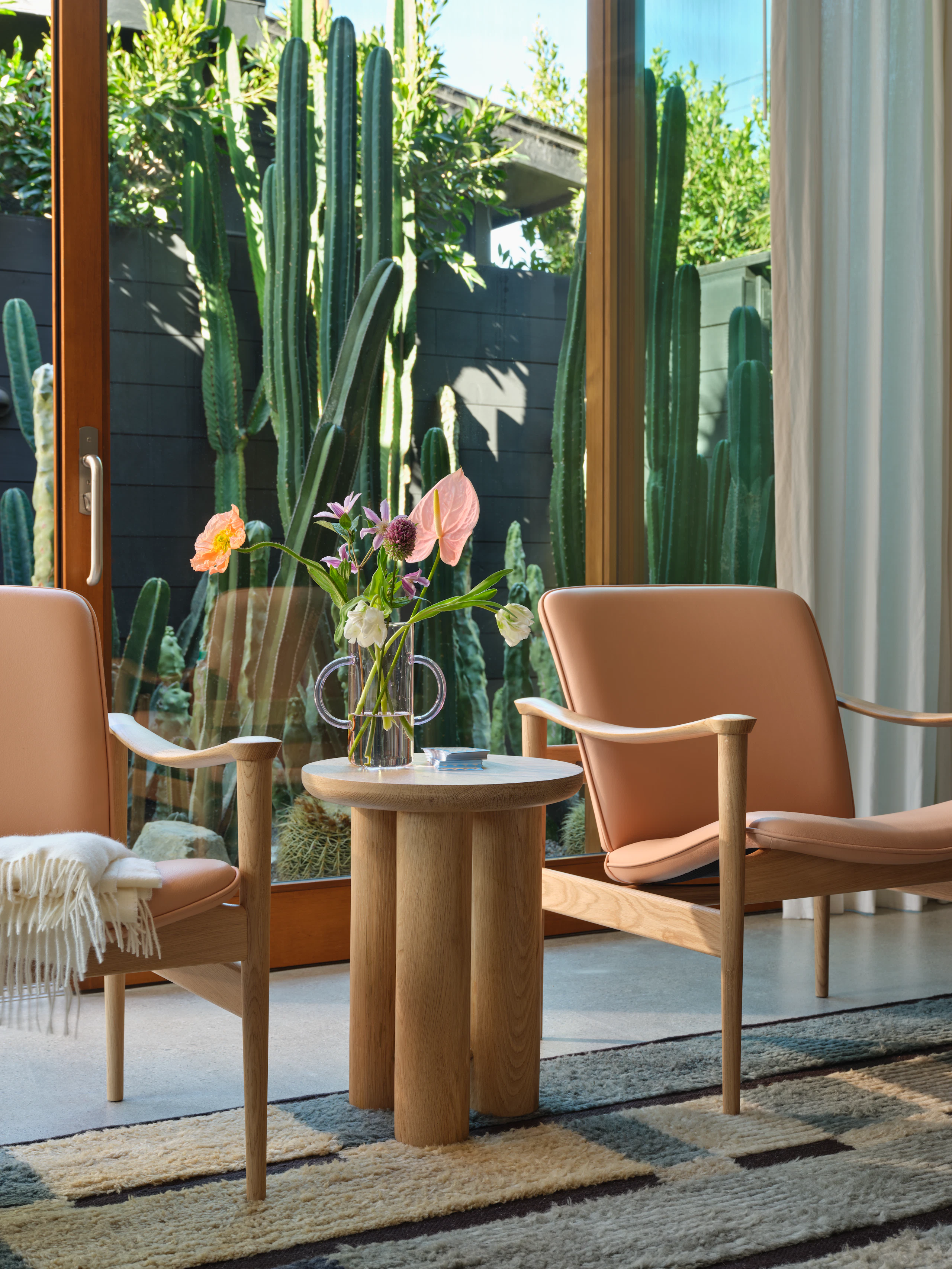 Antropologia Side Table and Modell 711 Chairs
