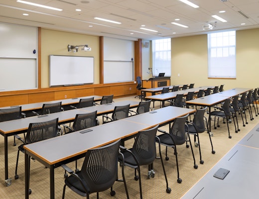 Wake Forest University School of Business Farrell Hall Wake Forest University School of Business: Farrell Hall Knoll Project Case Study