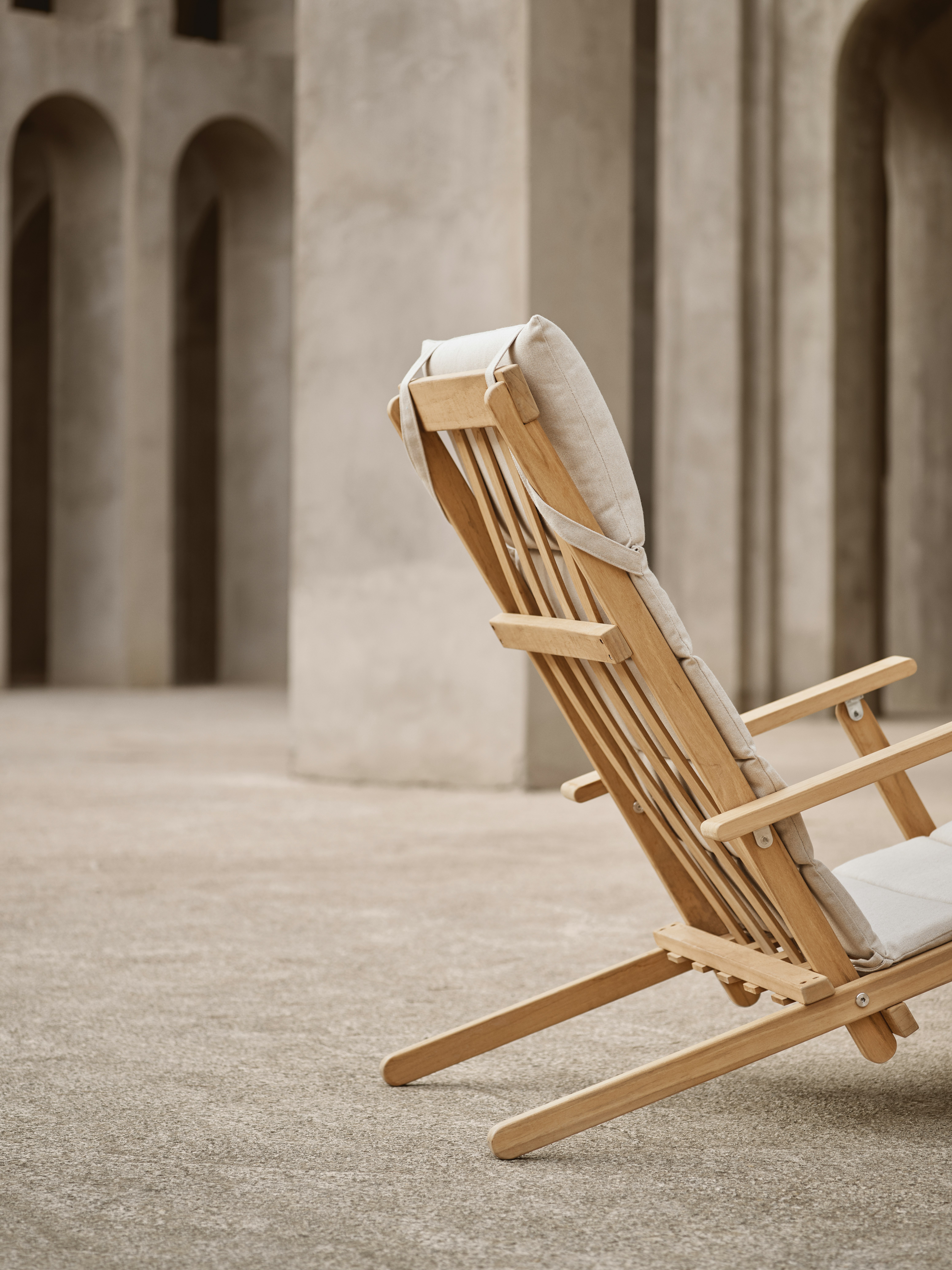 Deck Folding Lounge Chair