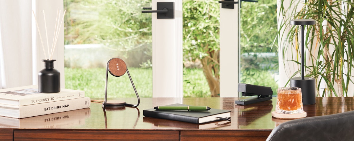 Courant MAG:2 Magnetic Charging Stand