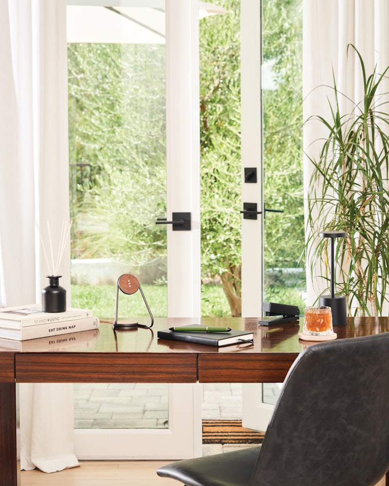 Courant MAG:2 Magnetic Charging Stand