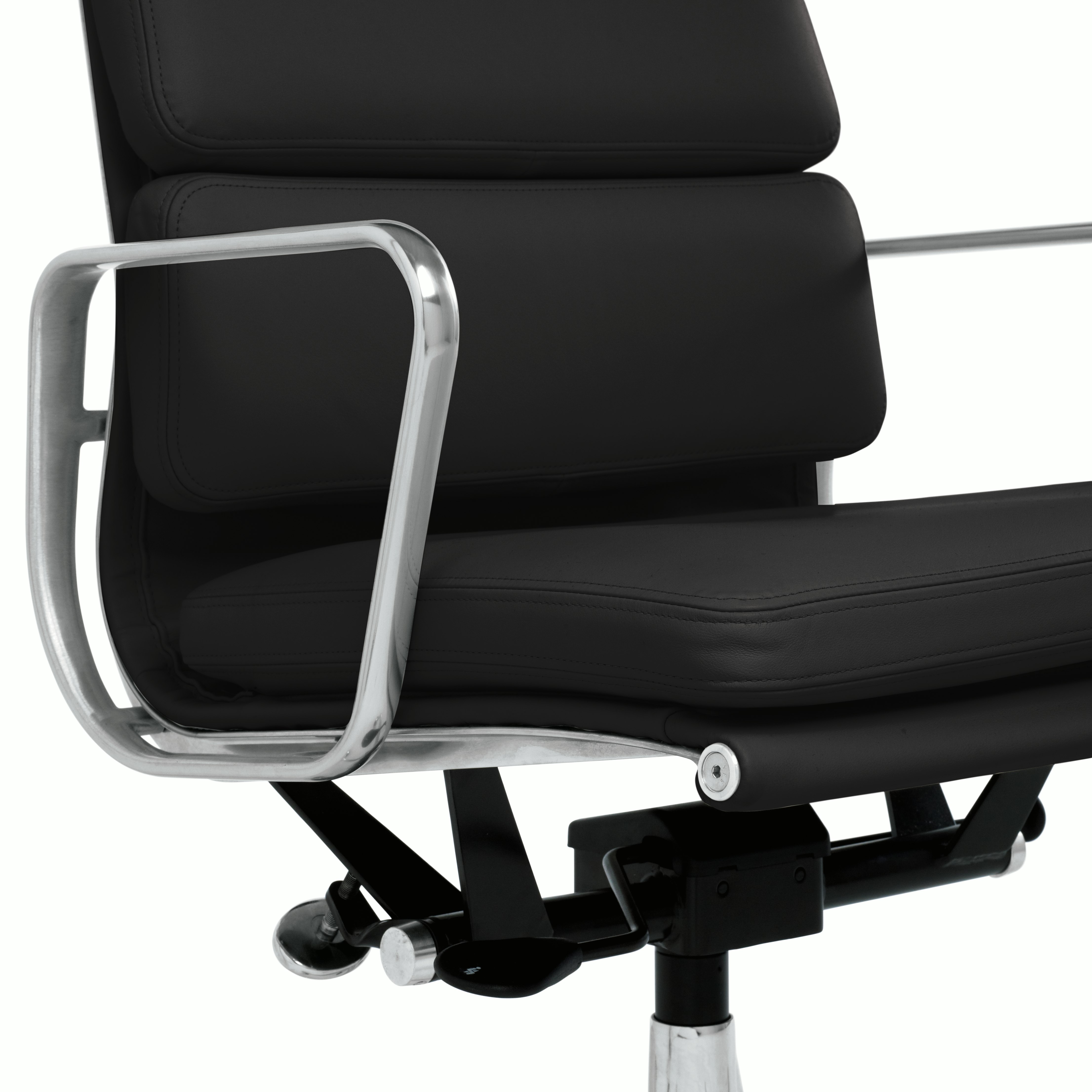 Eames Soft Pad Chair