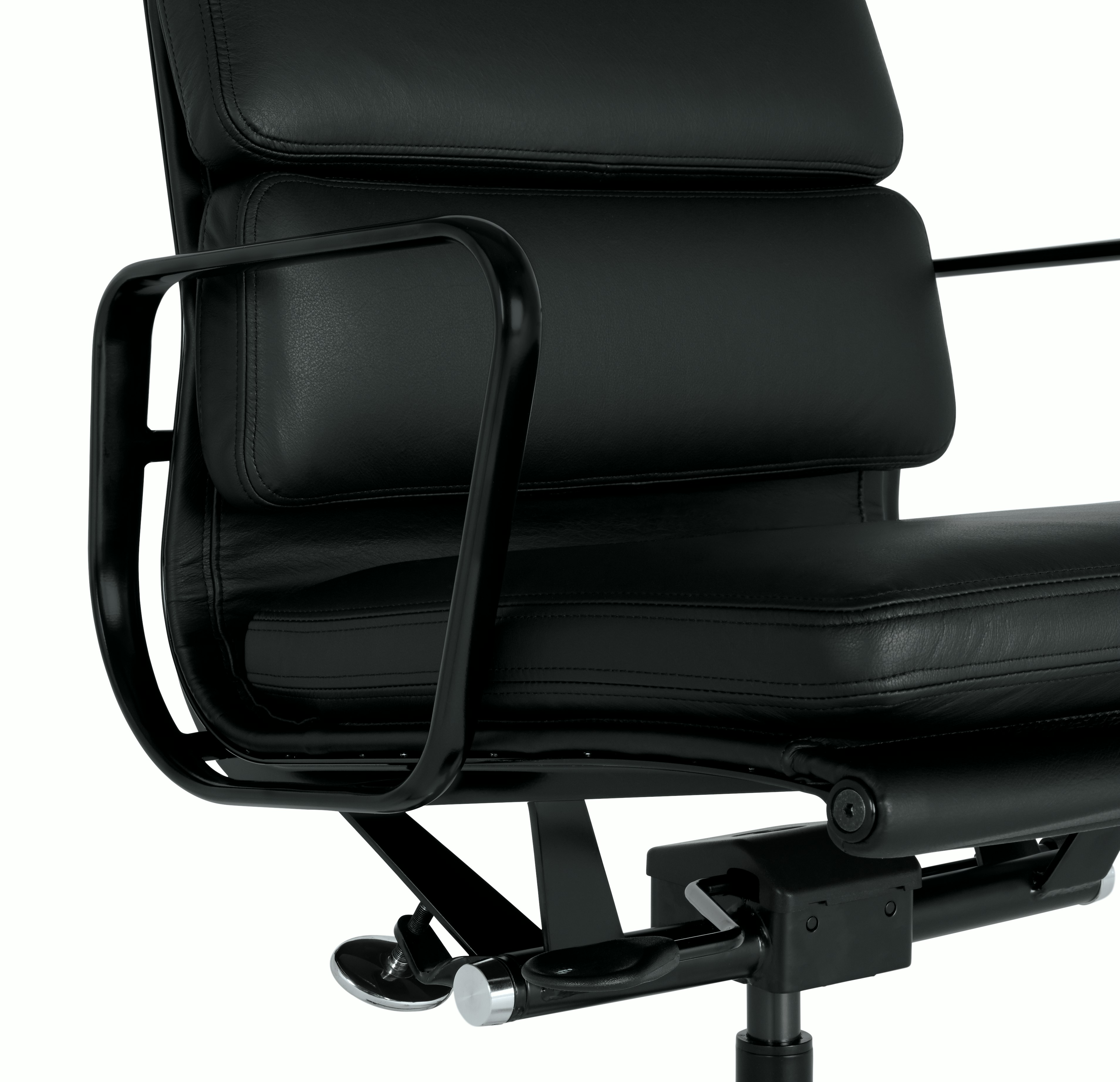 Eames Soft Pad Chair